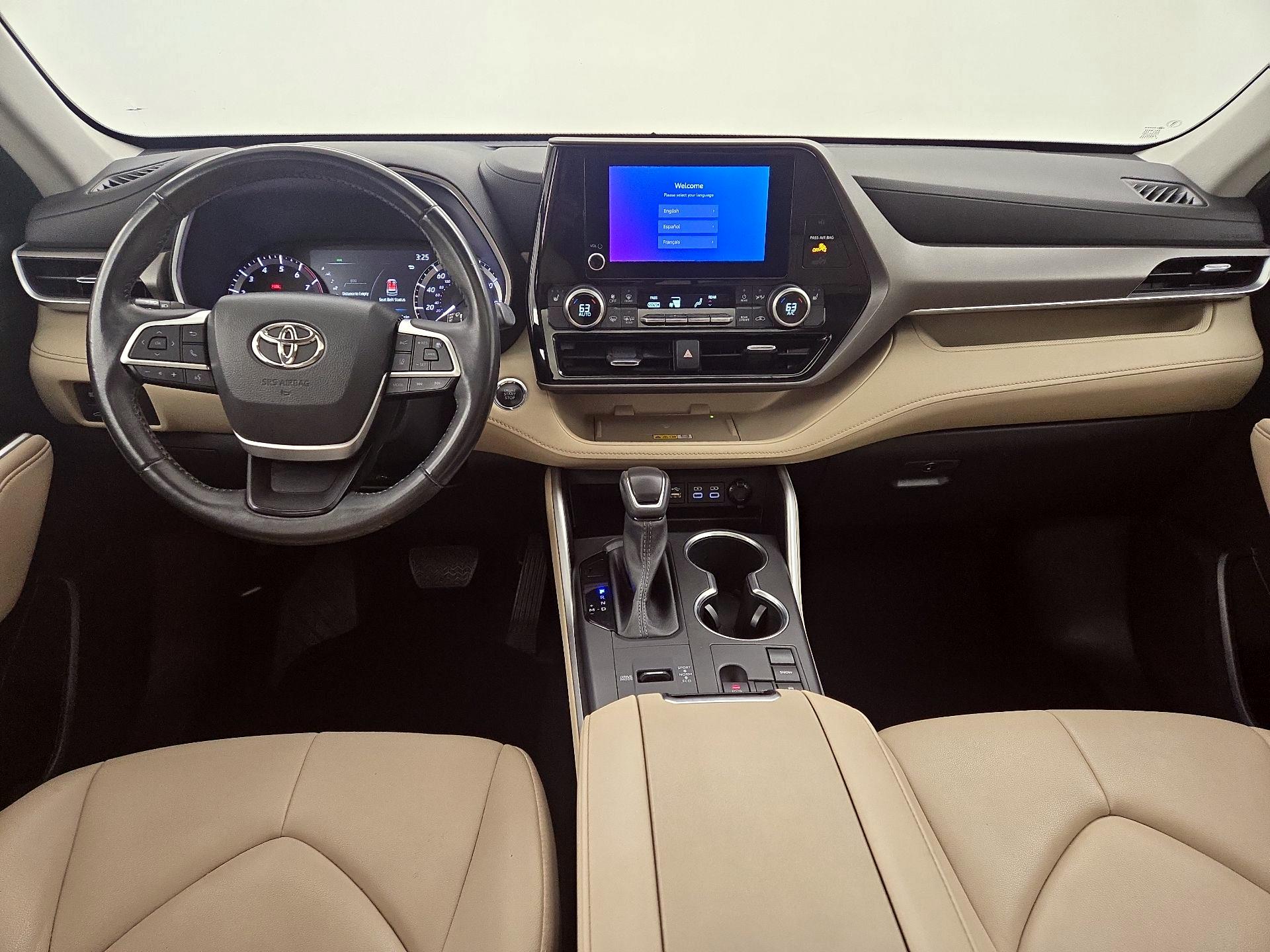 Thumbnail: 2023 Toyota Highlander - 9