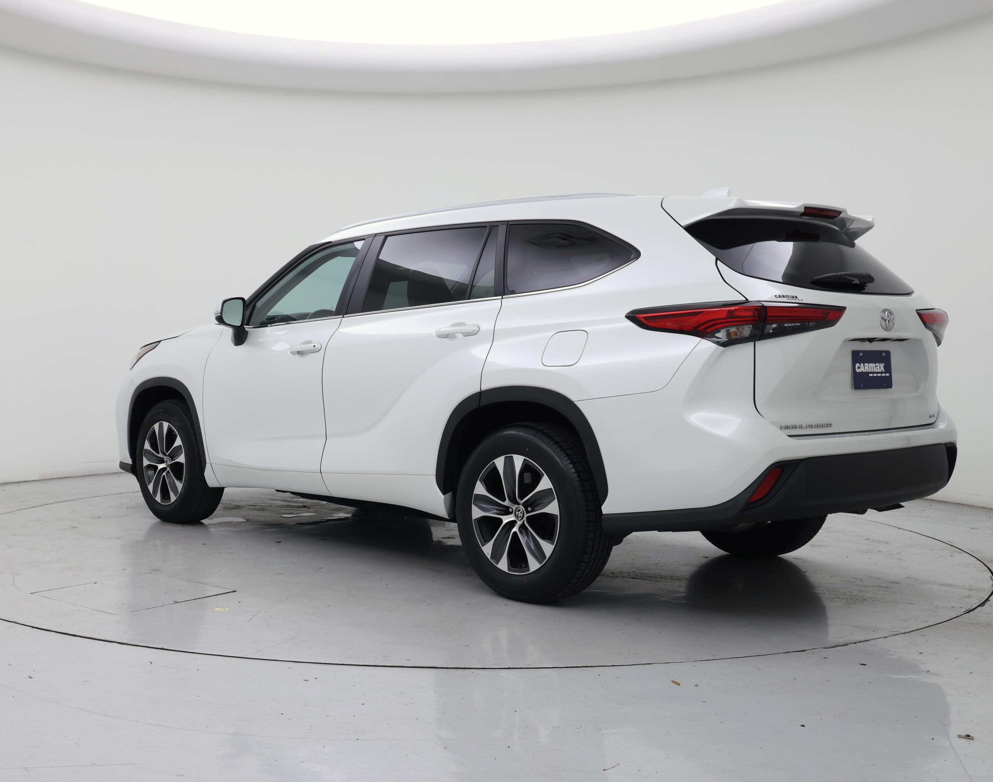 Thumbnail: 2023 Toyota Highlander - 2