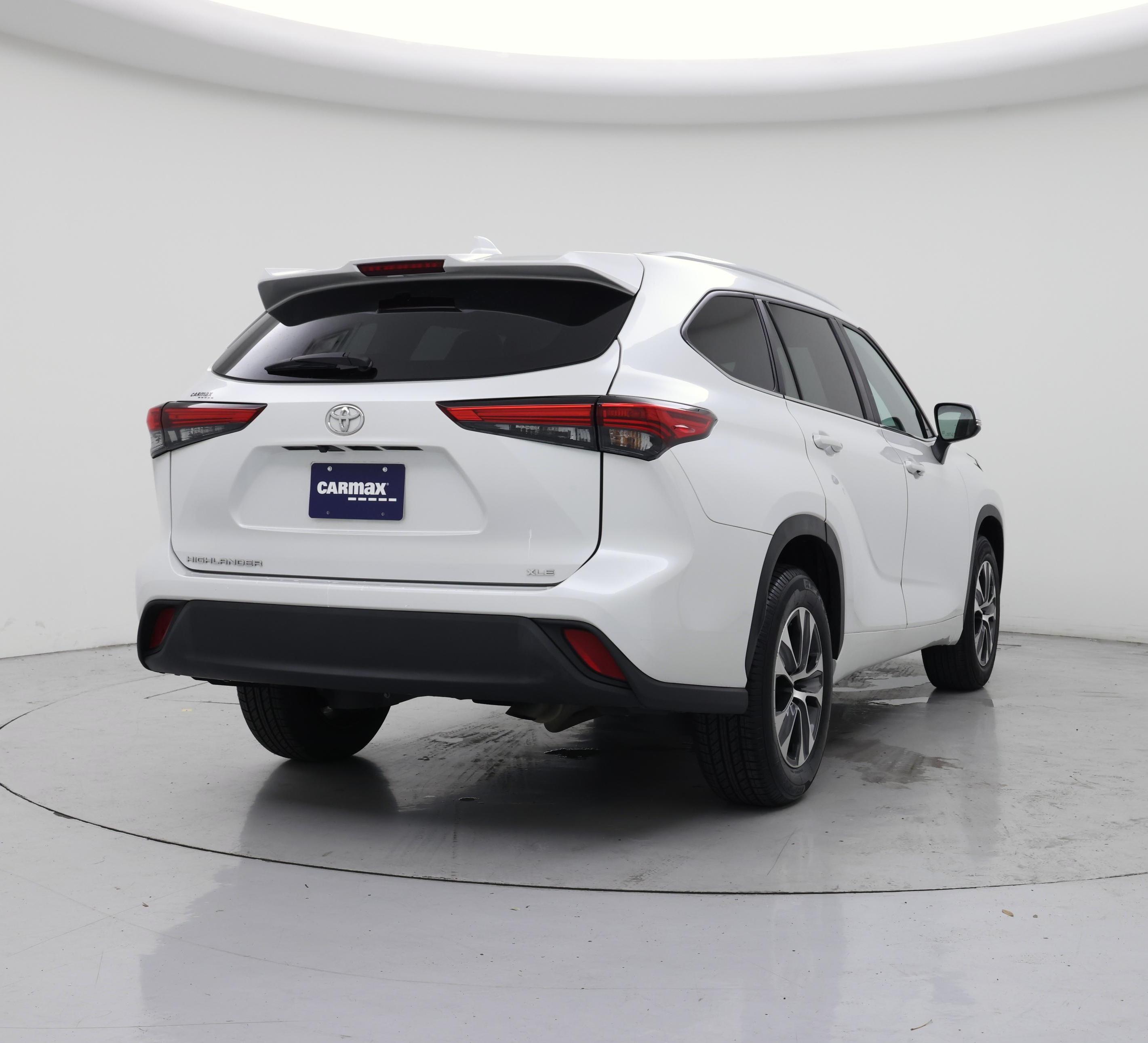 Thumbnail: 2023 Toyota Highlander - 8