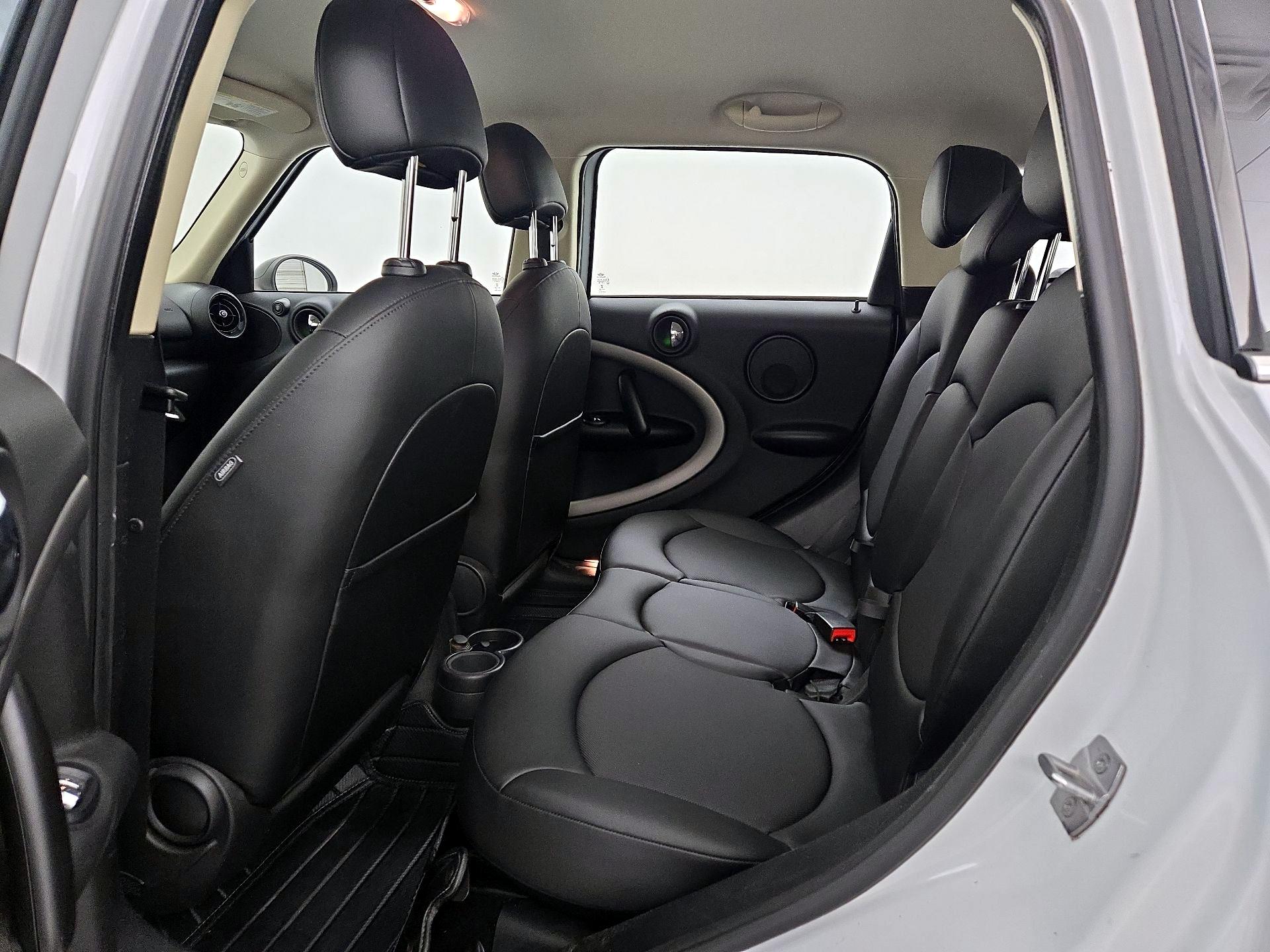 Thumbnail: 2015 MINI Cooper Countryman - 16