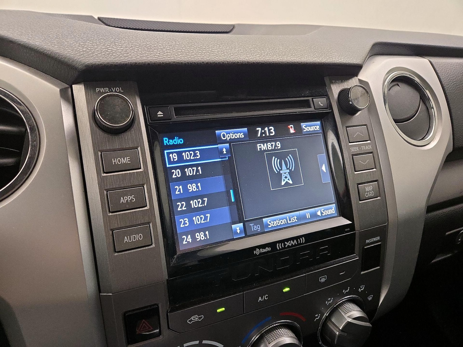 2016 Toyota Tundra SR5 - Photo 16