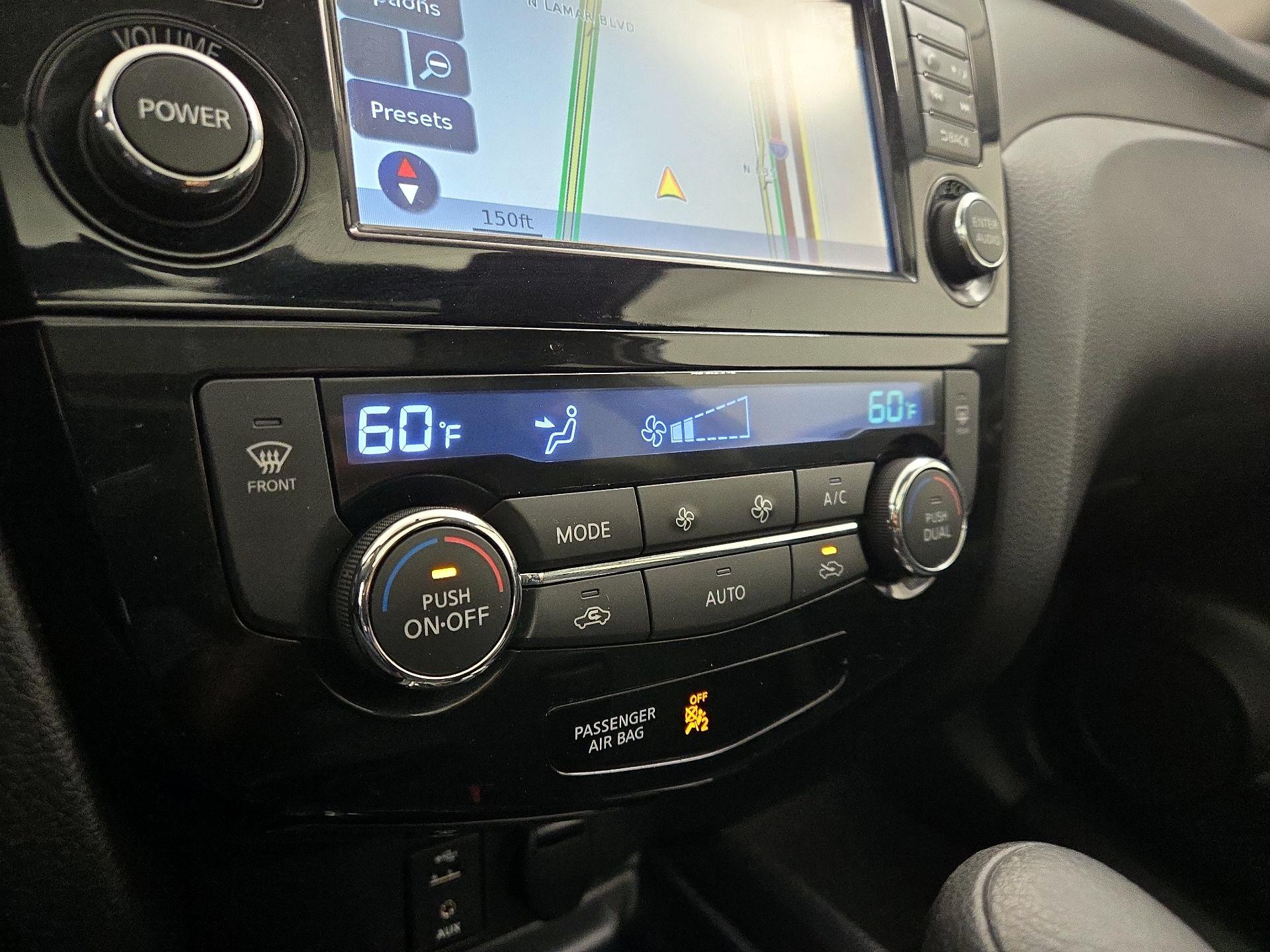 Thumbnail: 2015 Nissan Rogue - 17