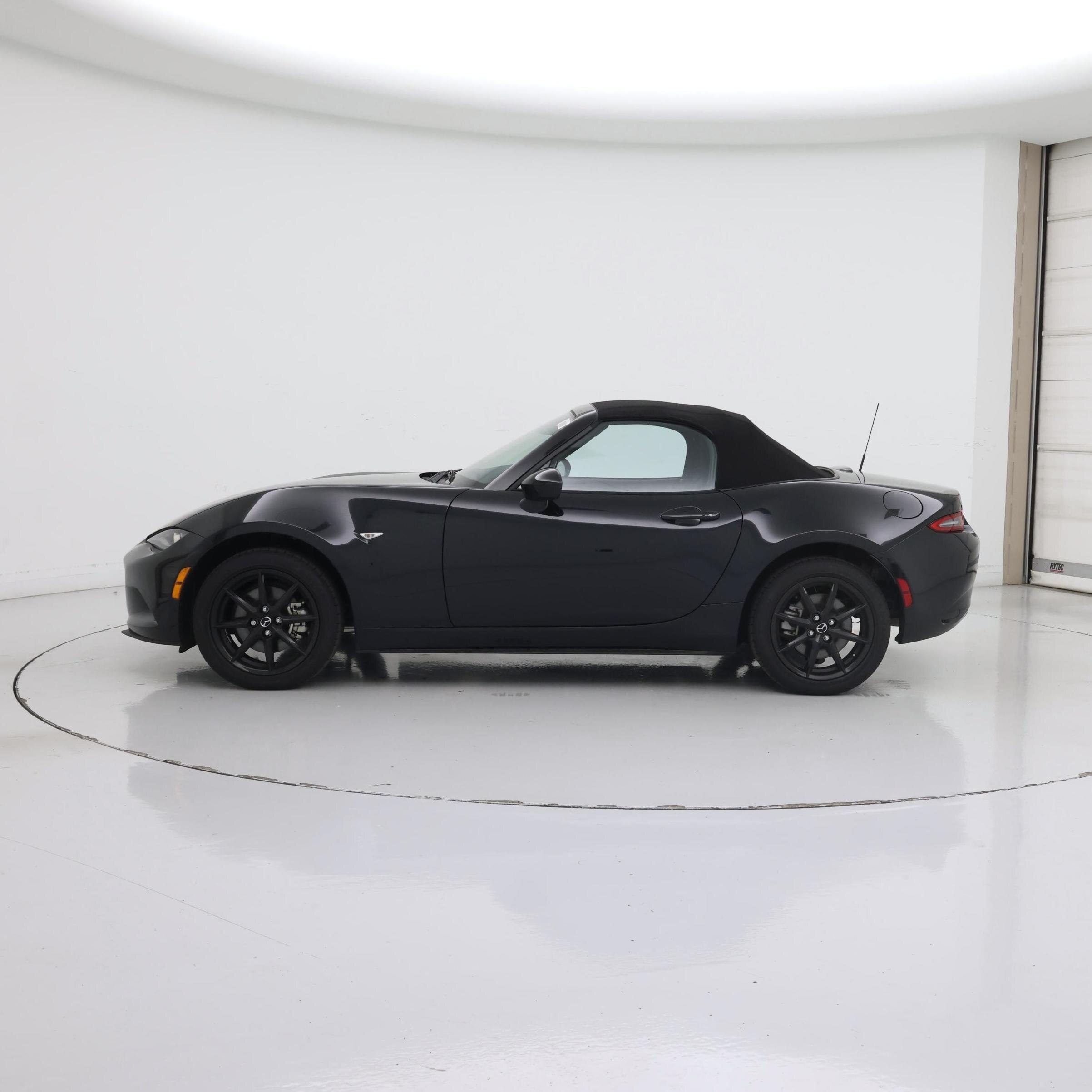 Thumbnail: 2025 Mazda MX-5 Miata - 3