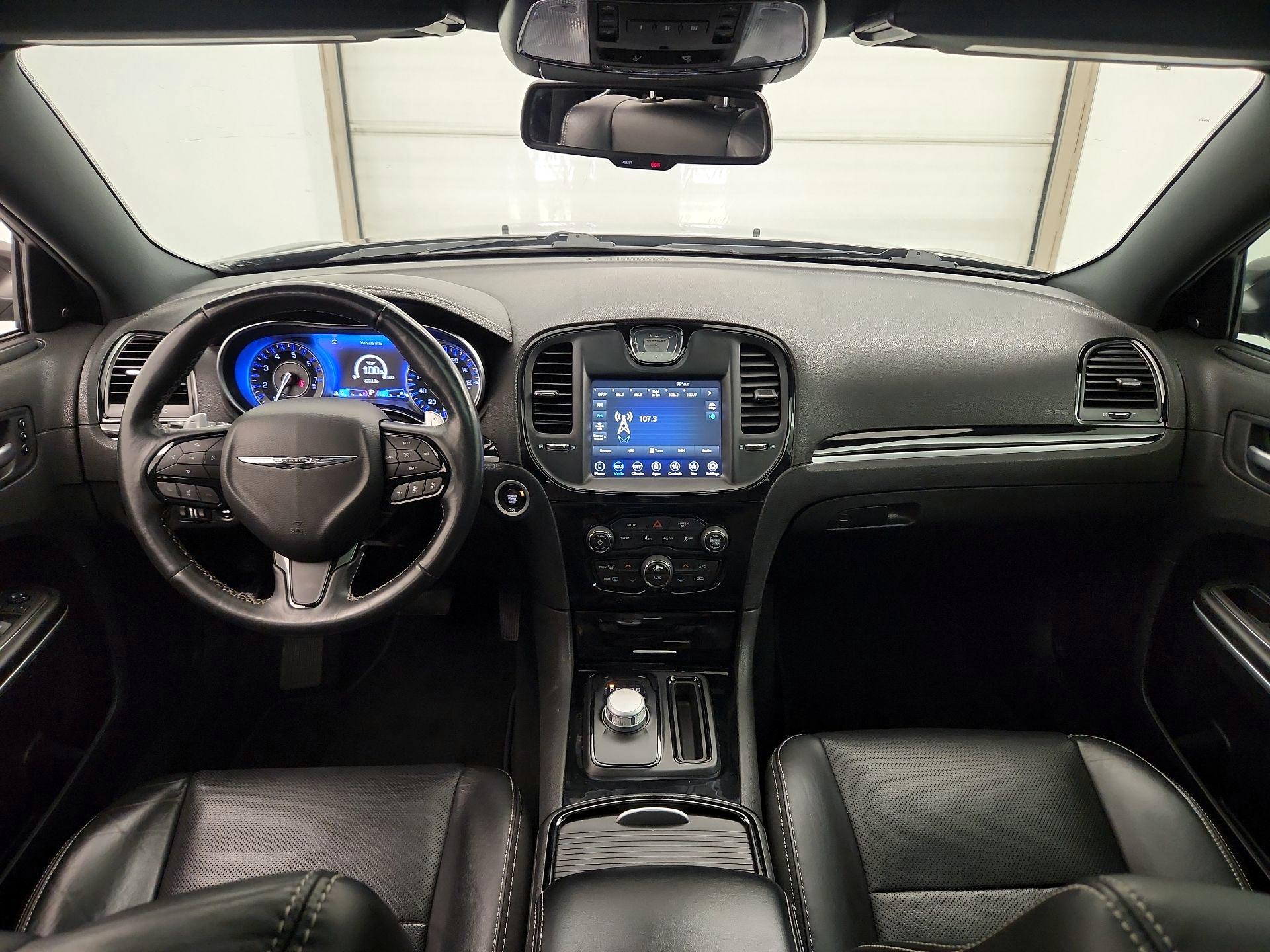 Thumbnail: 2022 Chrysler 300 - 9