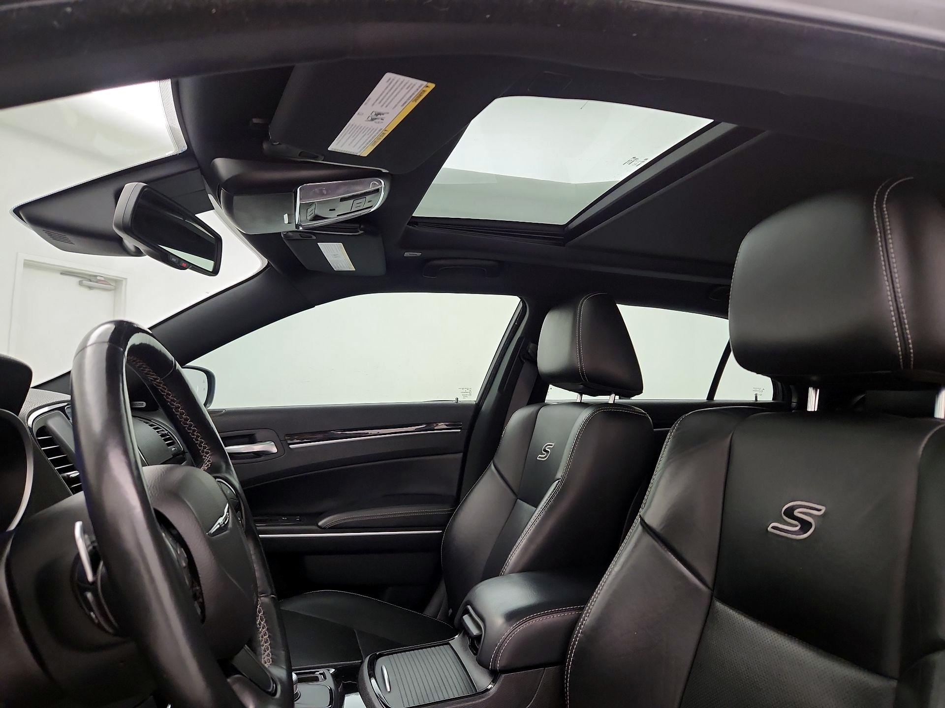 Thumbnail: 2022 Chrysler 300 - 19