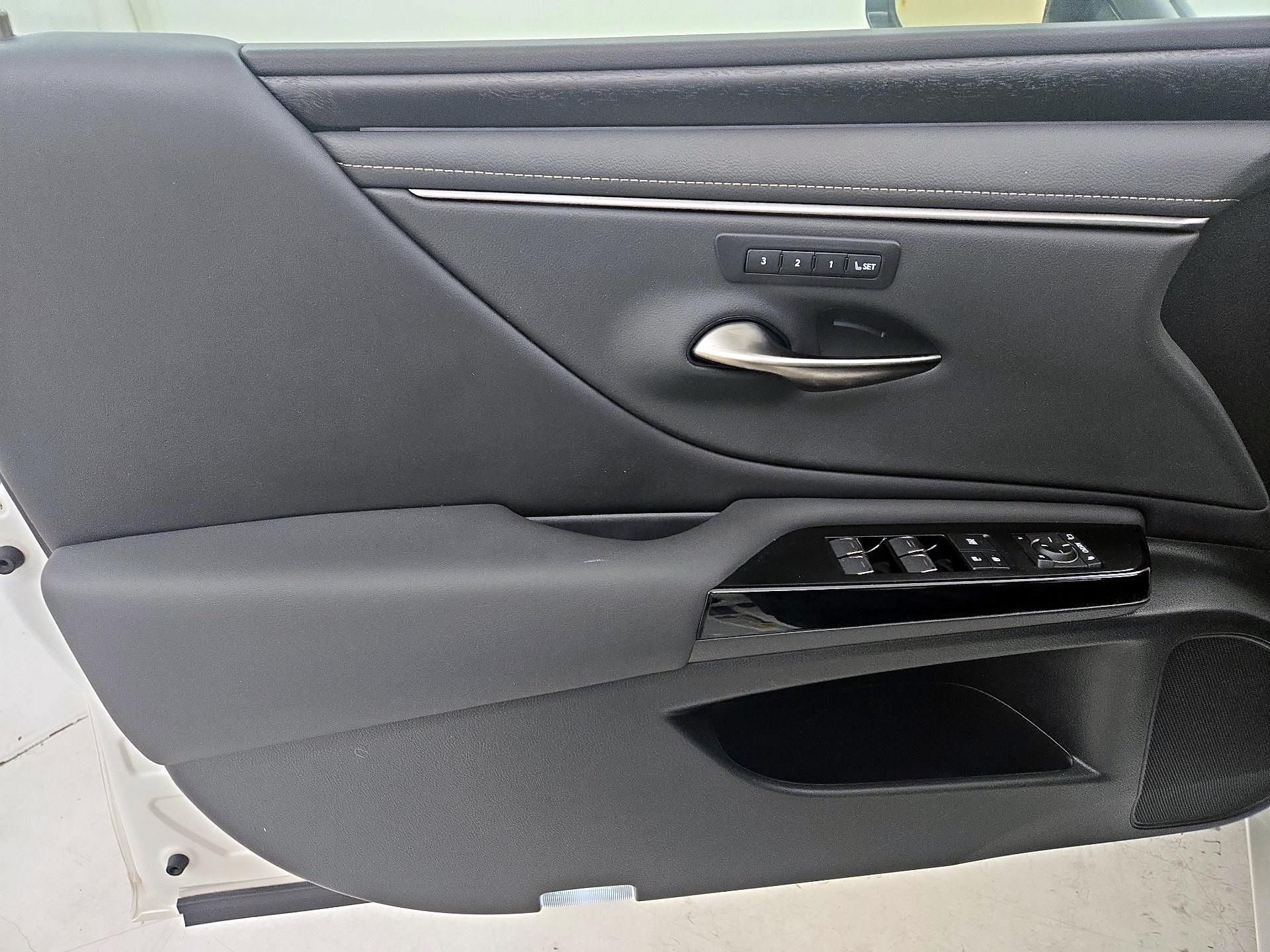 Thumbnail: 2024 Lexus ES - 12