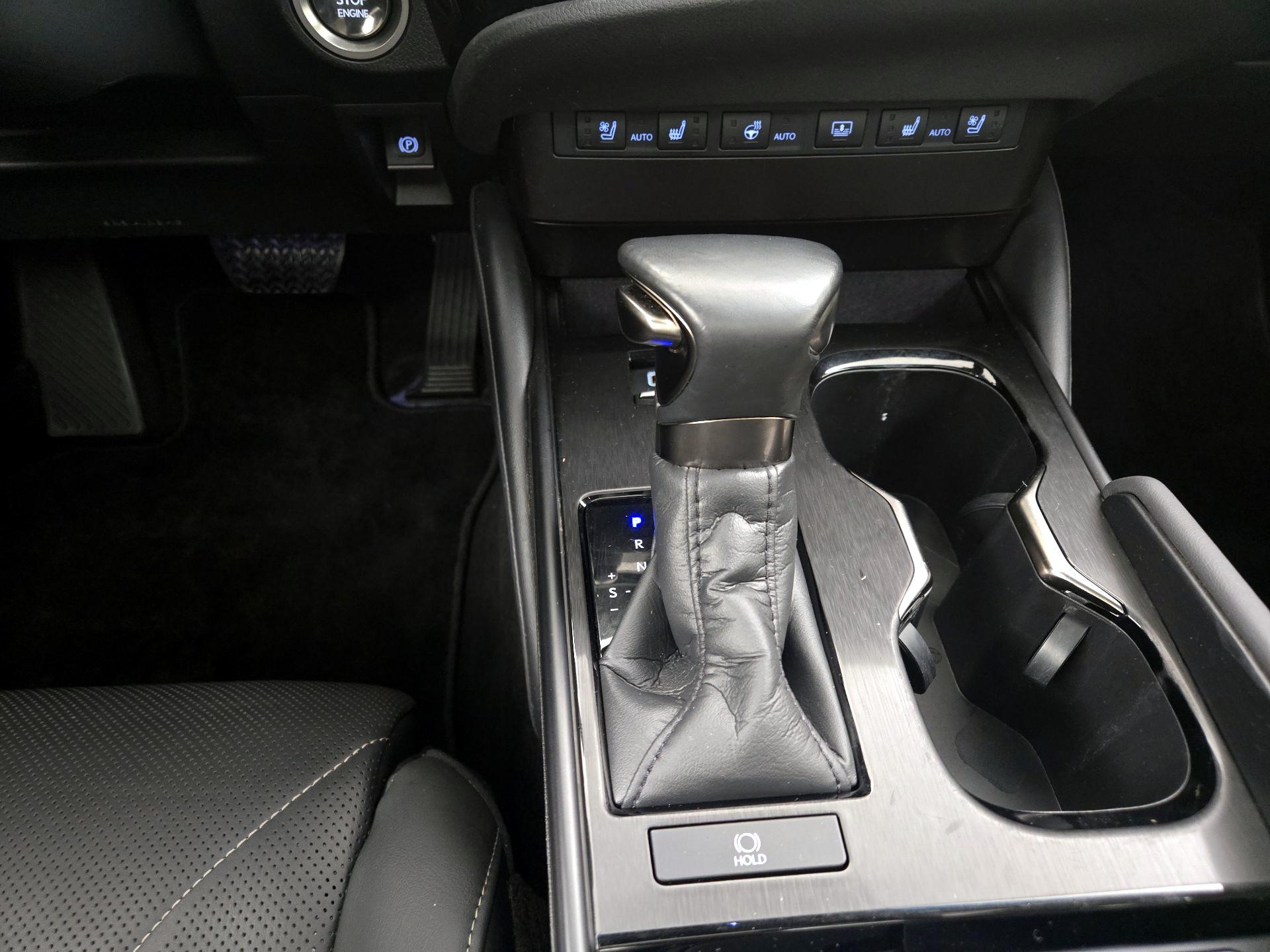 Thumbnail: 2024 Lexus ES - 18
