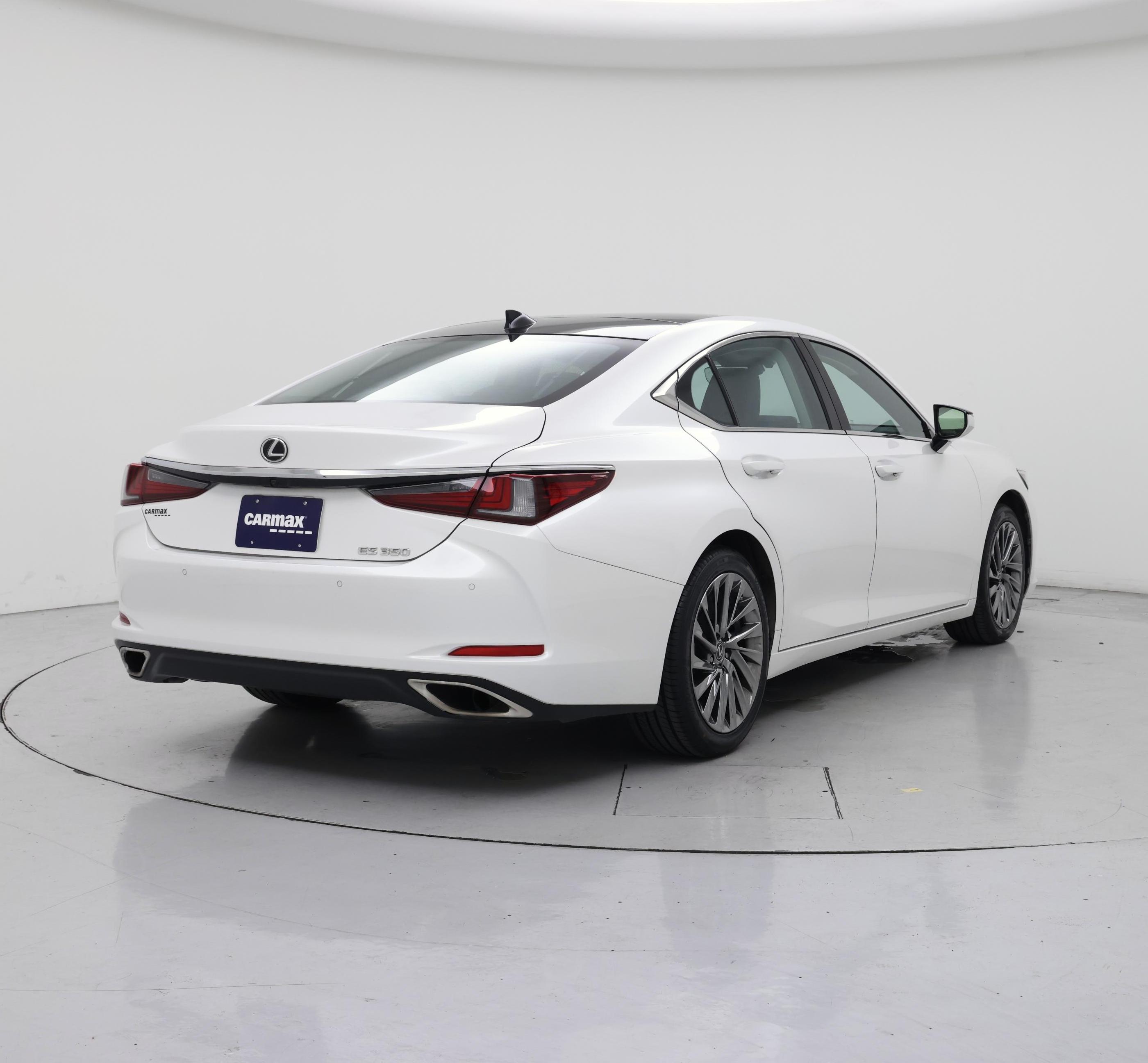 Thumbnail: 2024 Lexus ES - 8