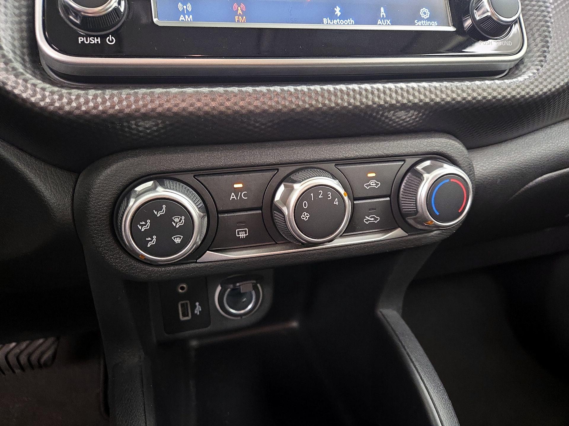 Thumbnail: 2020 Nissan Kicks - 16