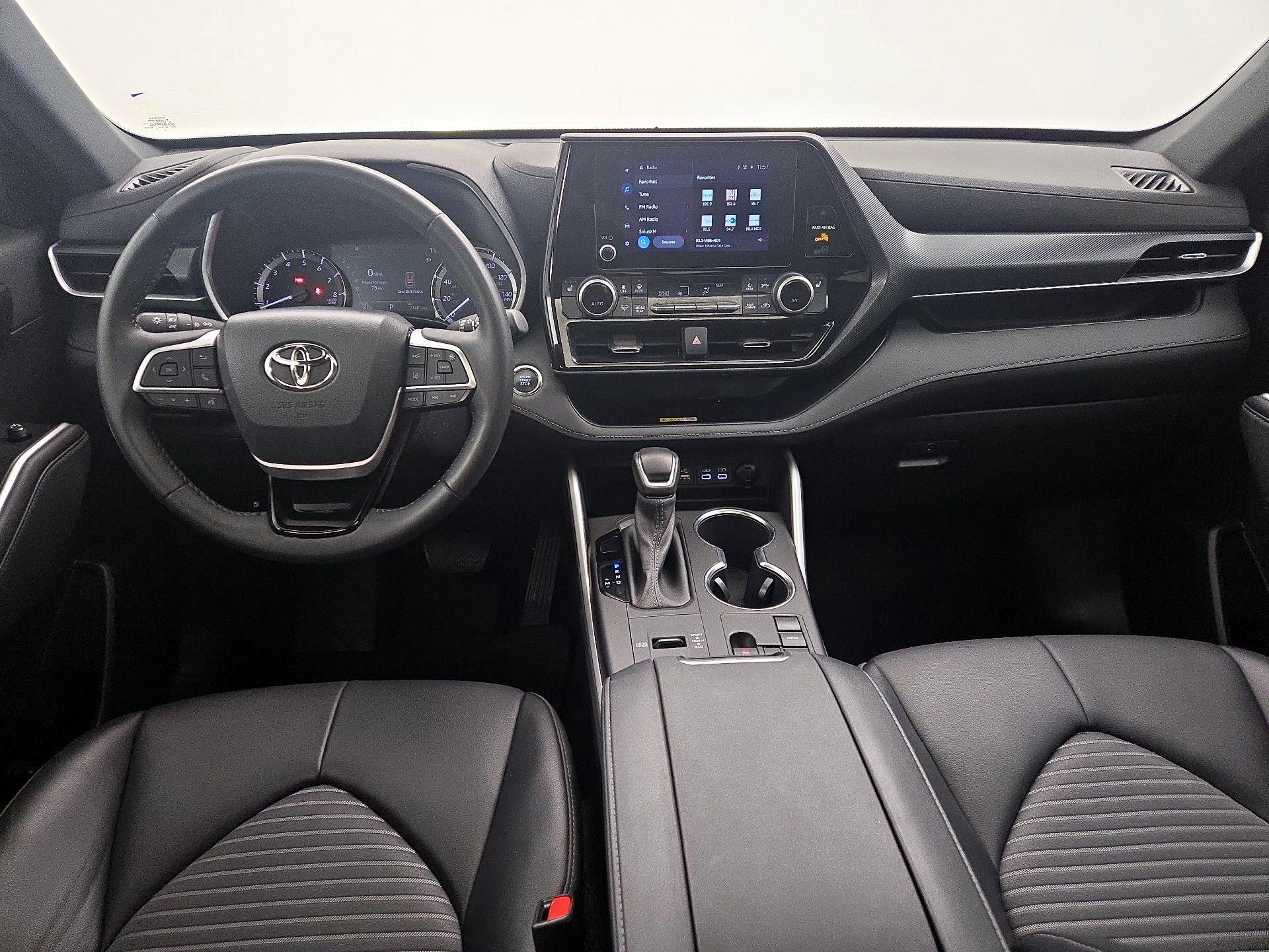 Thumbnail: 2023 Toyota Highlander - 9