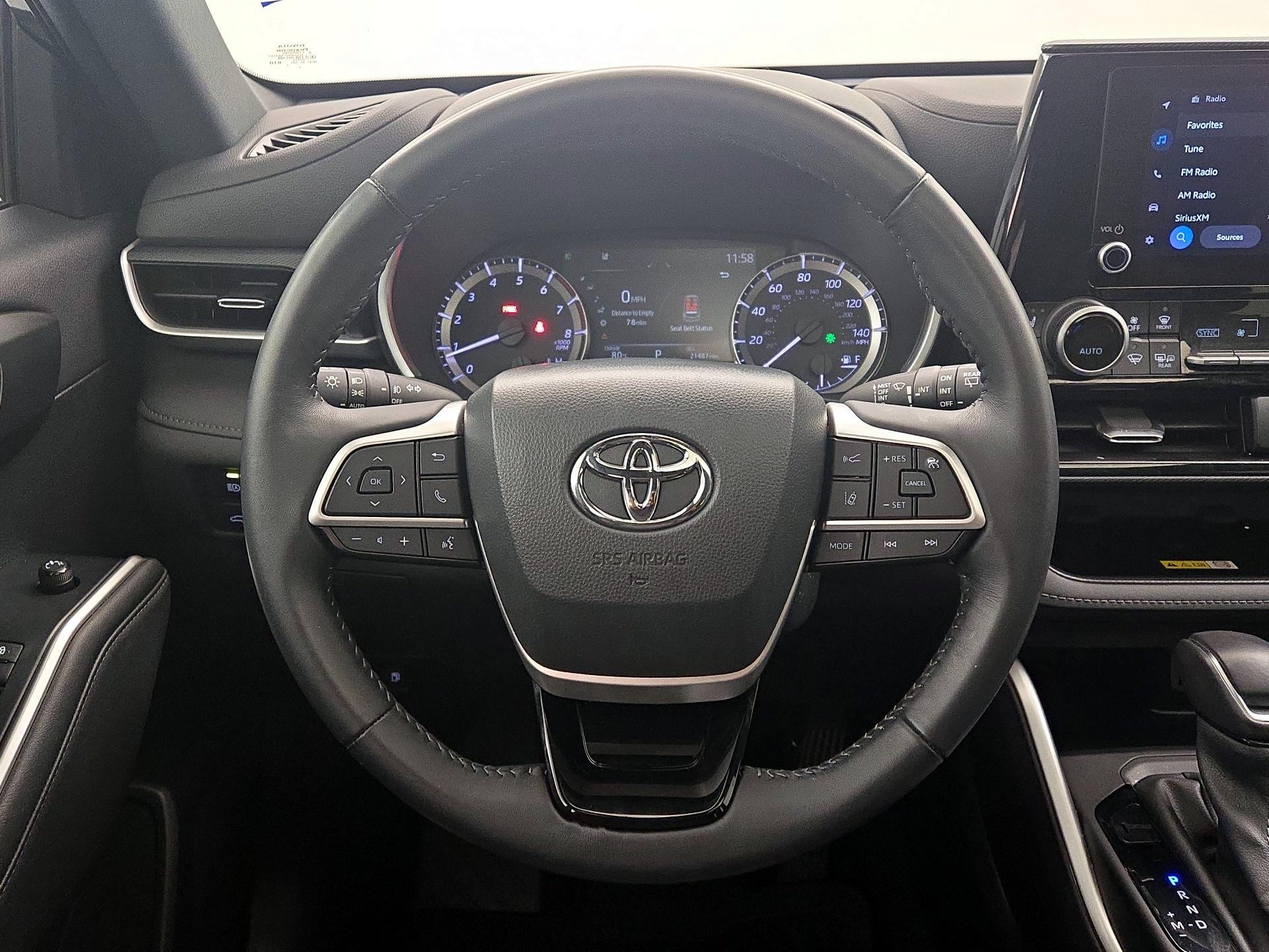 Thumbnail: 2023 Toyota Highlander - 10