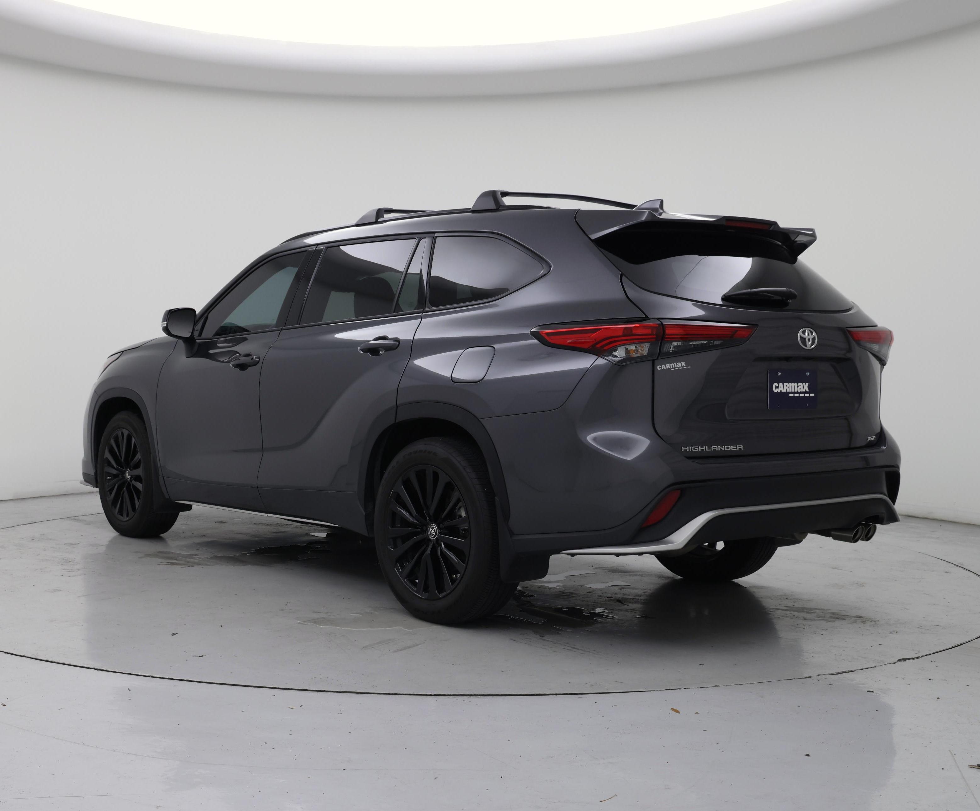Thumbnail: 2023 Toyota Highlander - 2