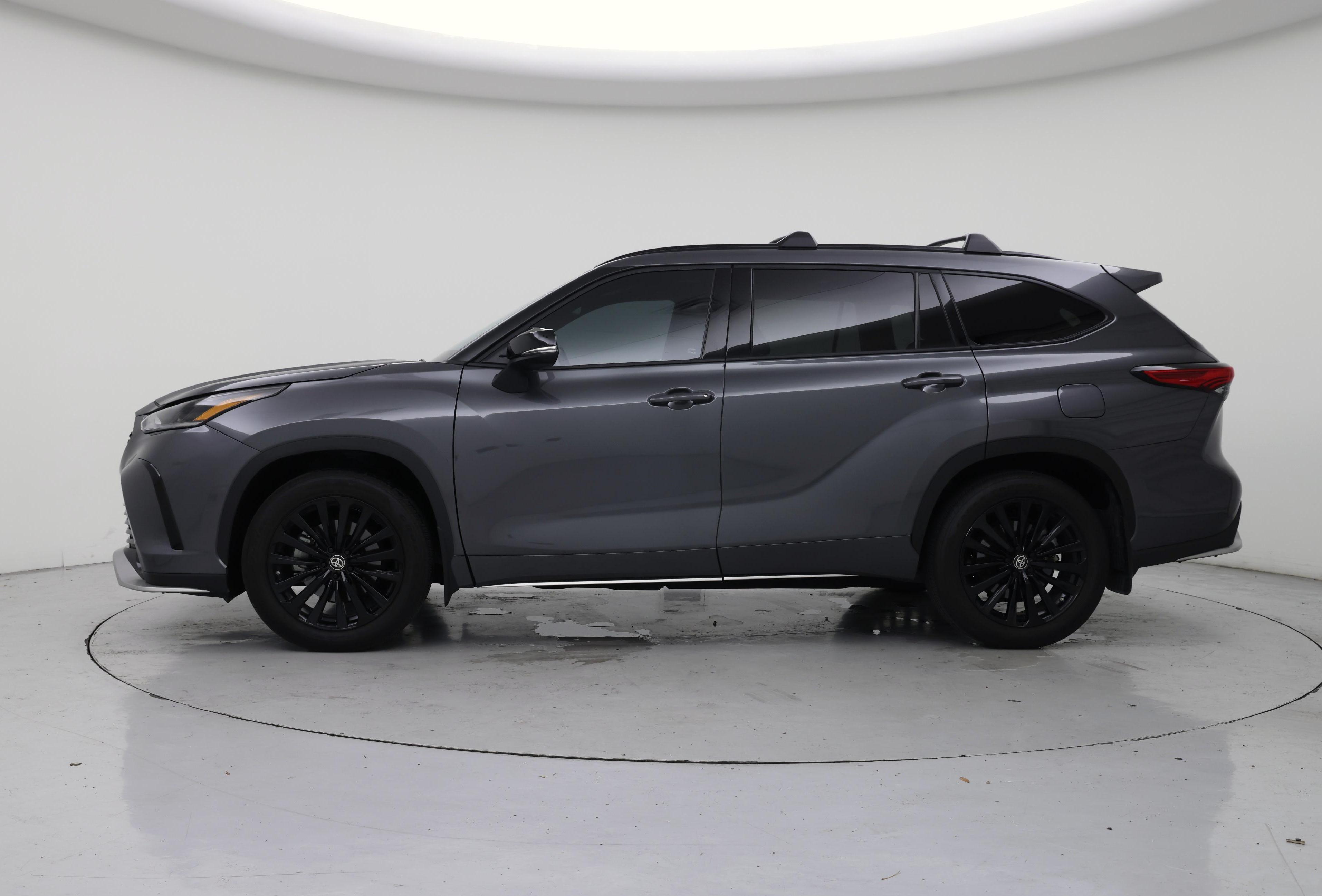 Thumbnail: 2023 Toyota Highlander - 3