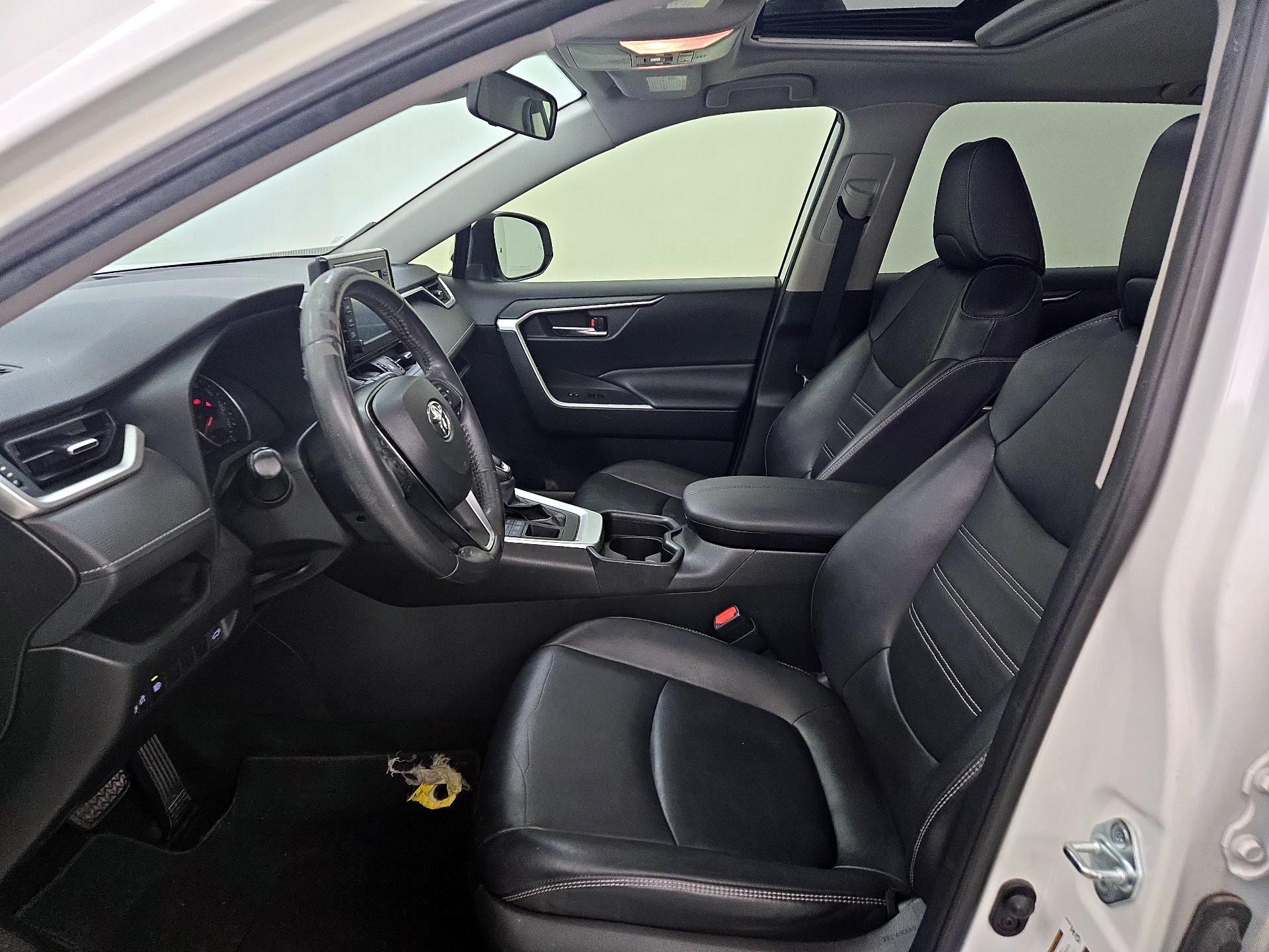 Thumbnail: 2019 Toyota RAV4 - 11