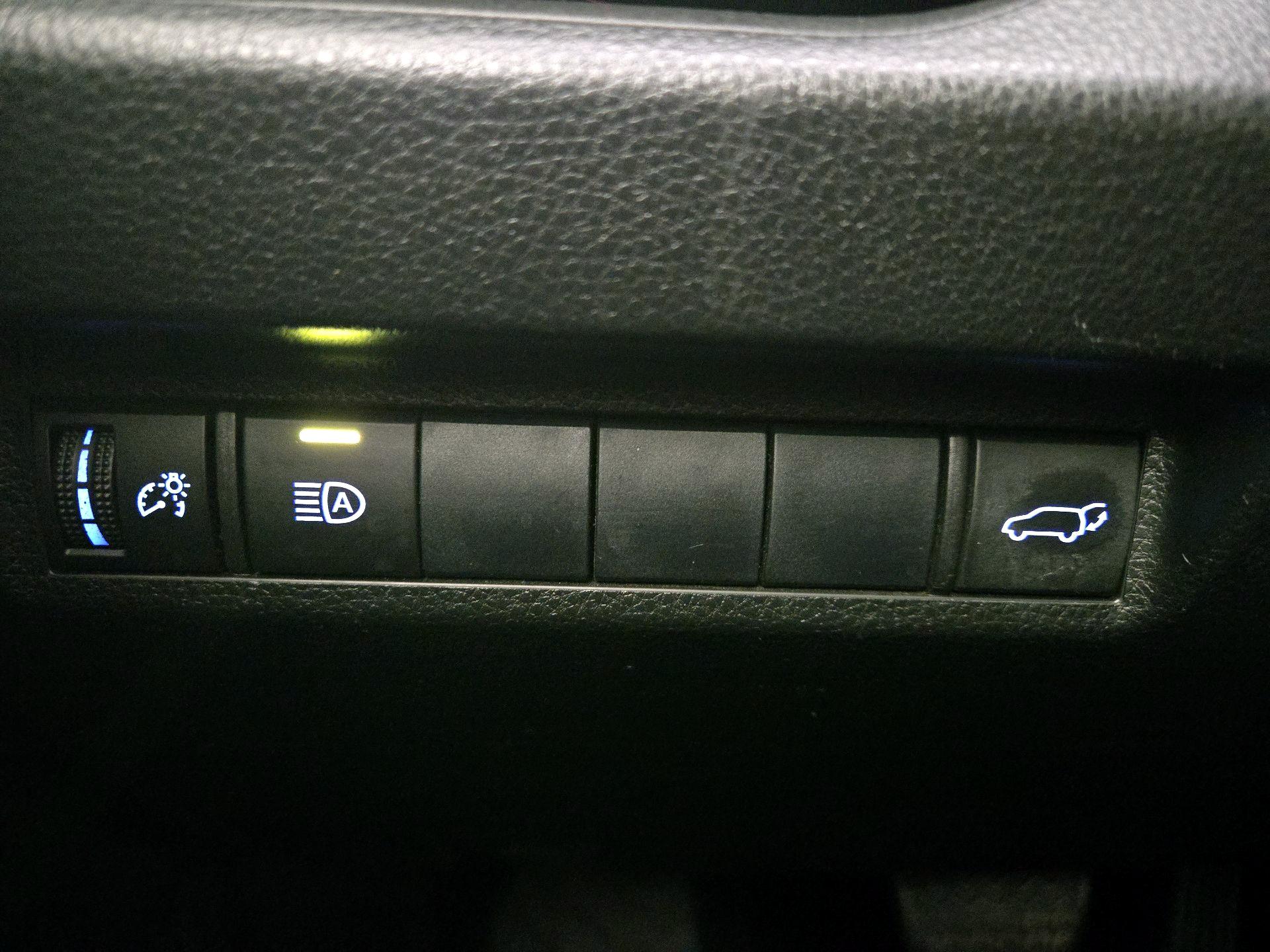 Thumbnail: 2019 Toyota RAV4 - 13
