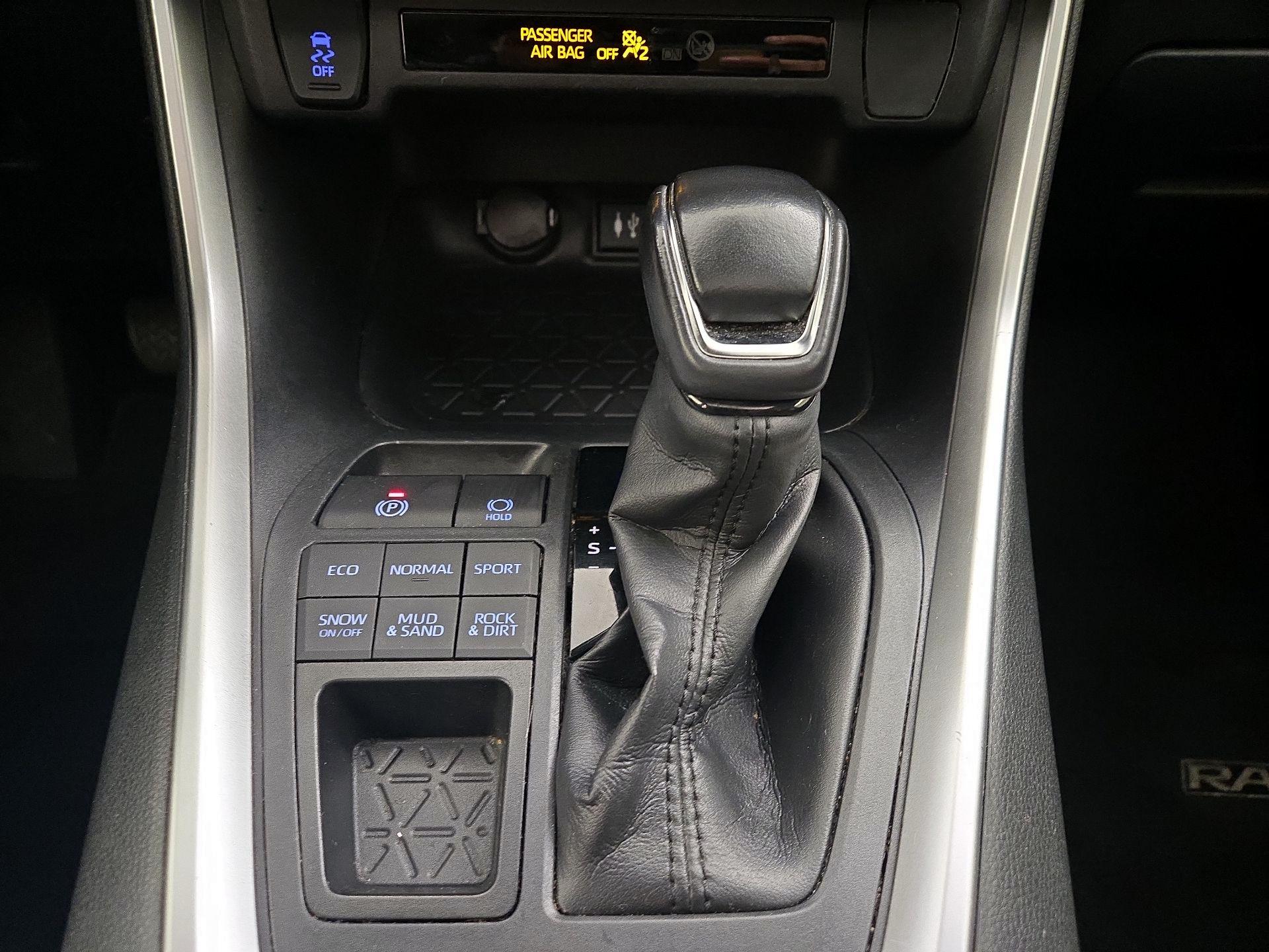 Thumbnail: 2019 Toyota RAV4 - 17