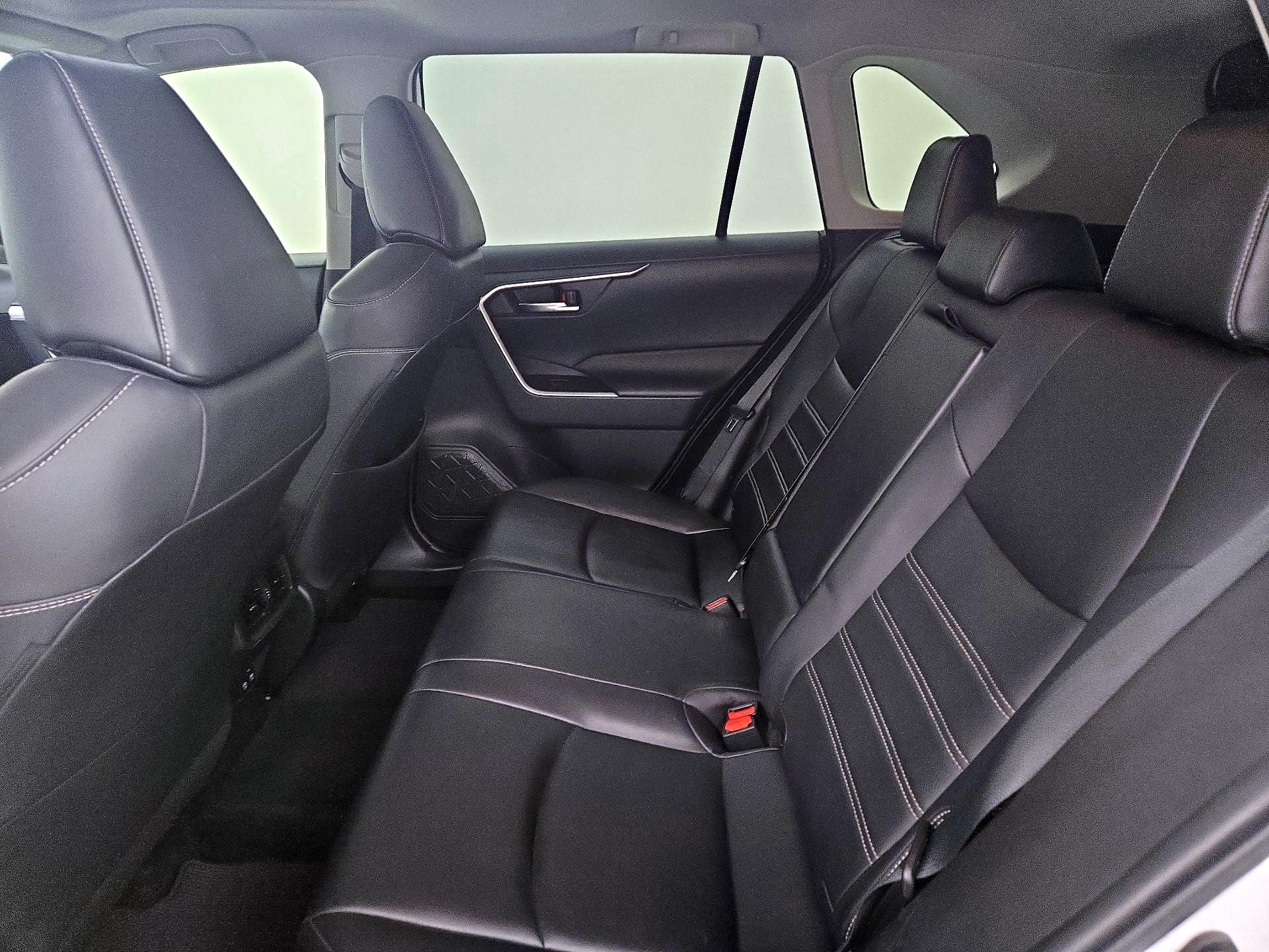 Thumbnail: 2019 Toyota RAV4 - 20