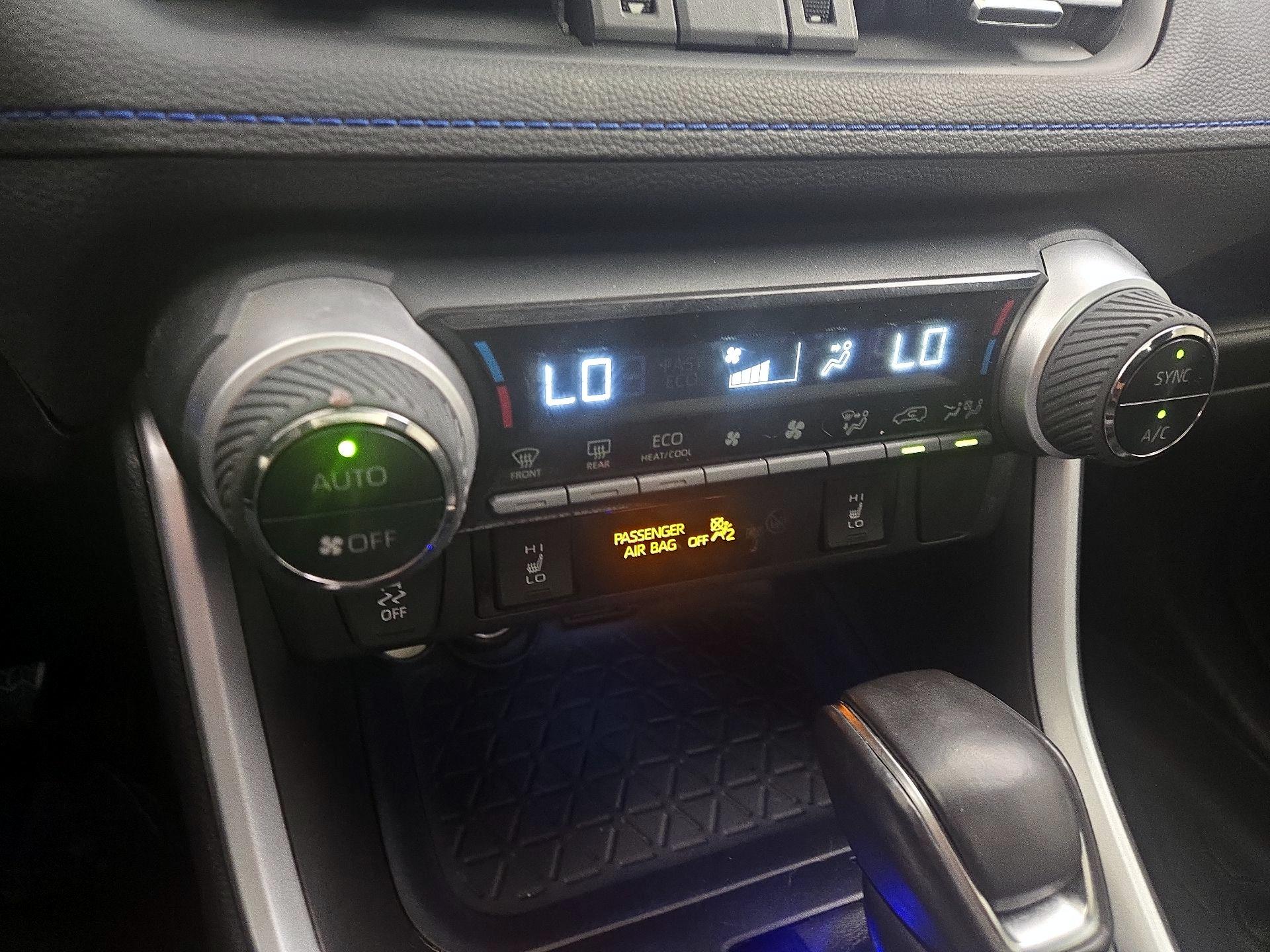 Thumbnail: 2020 Toyota RAV4 - 17