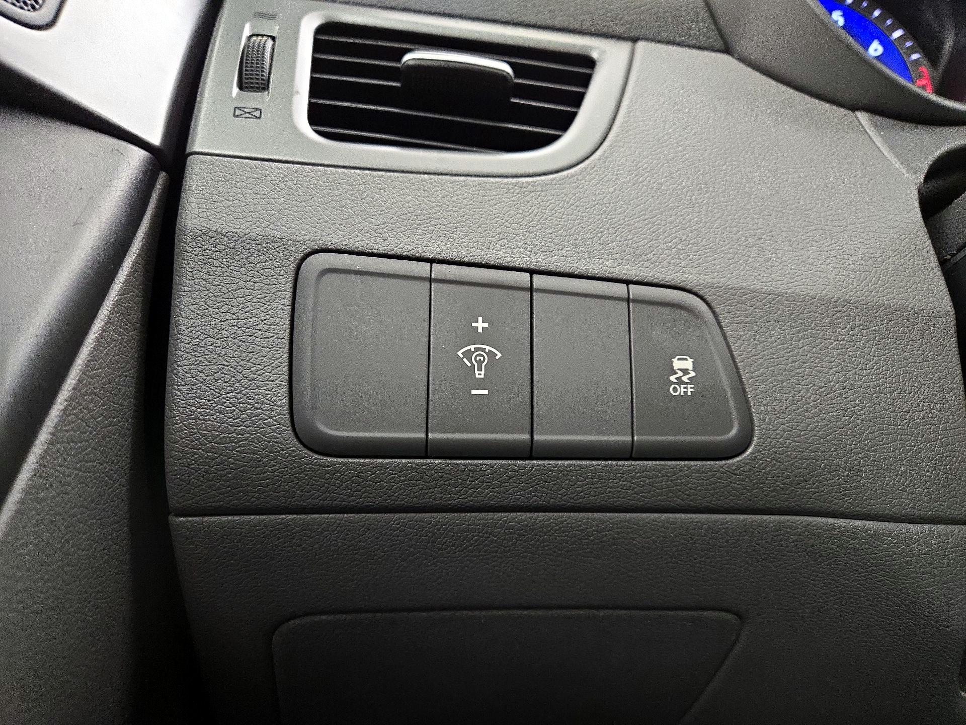 Thumbnail: 2014 Hyundai Elantra - 13