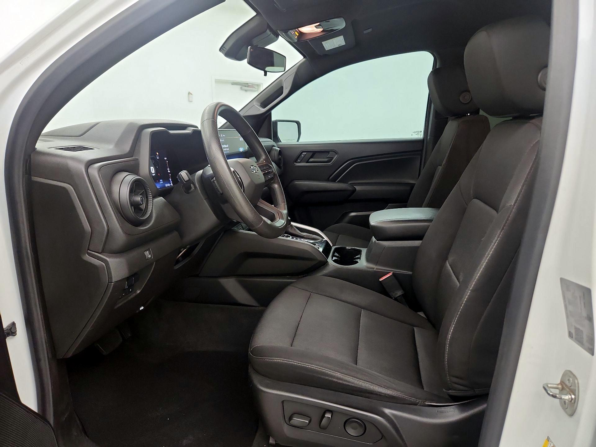 Thumbnail: 2023 Chevrolet Colorado - 11