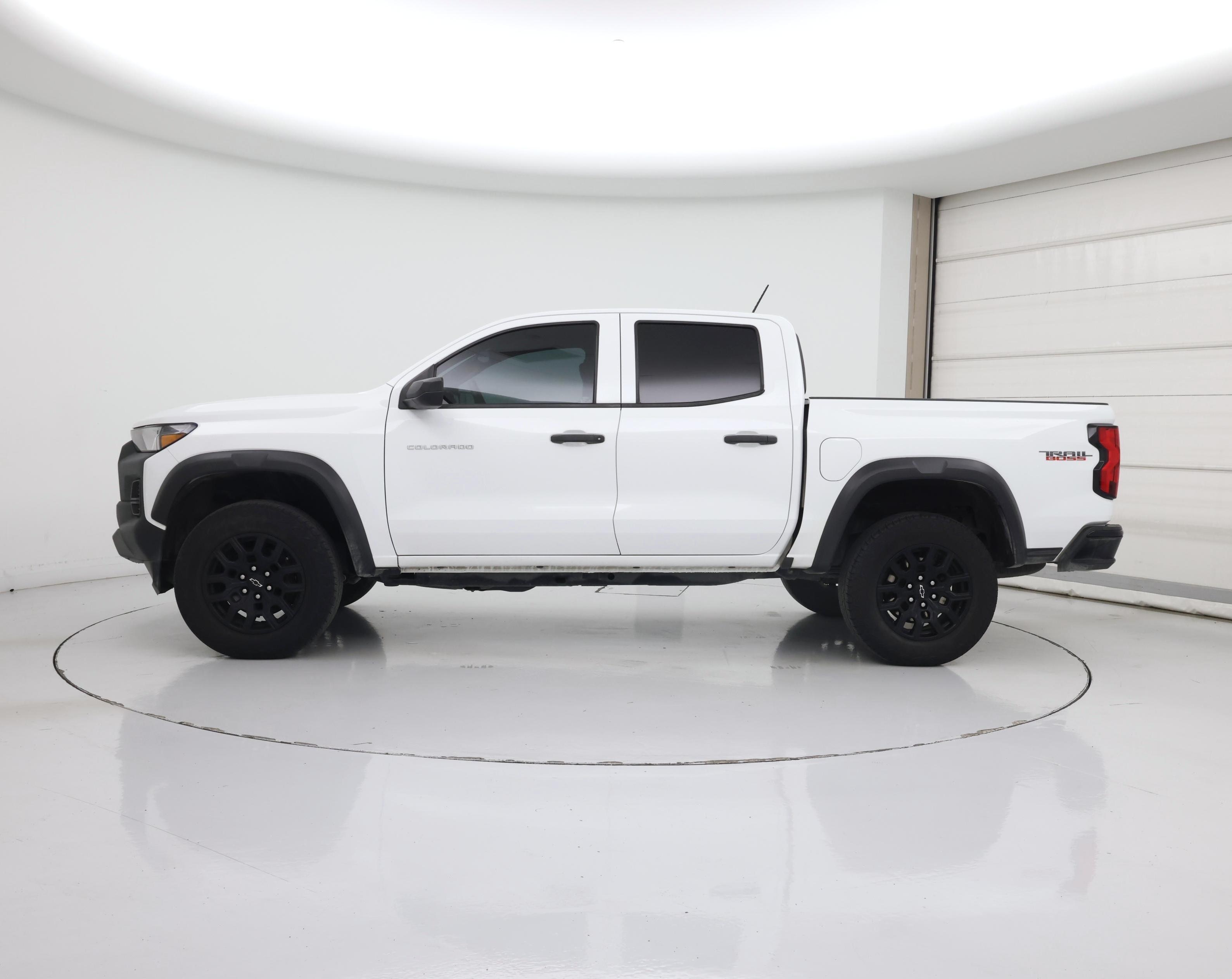 Thumbnail: 2023 Chevrolet Colorado - 3