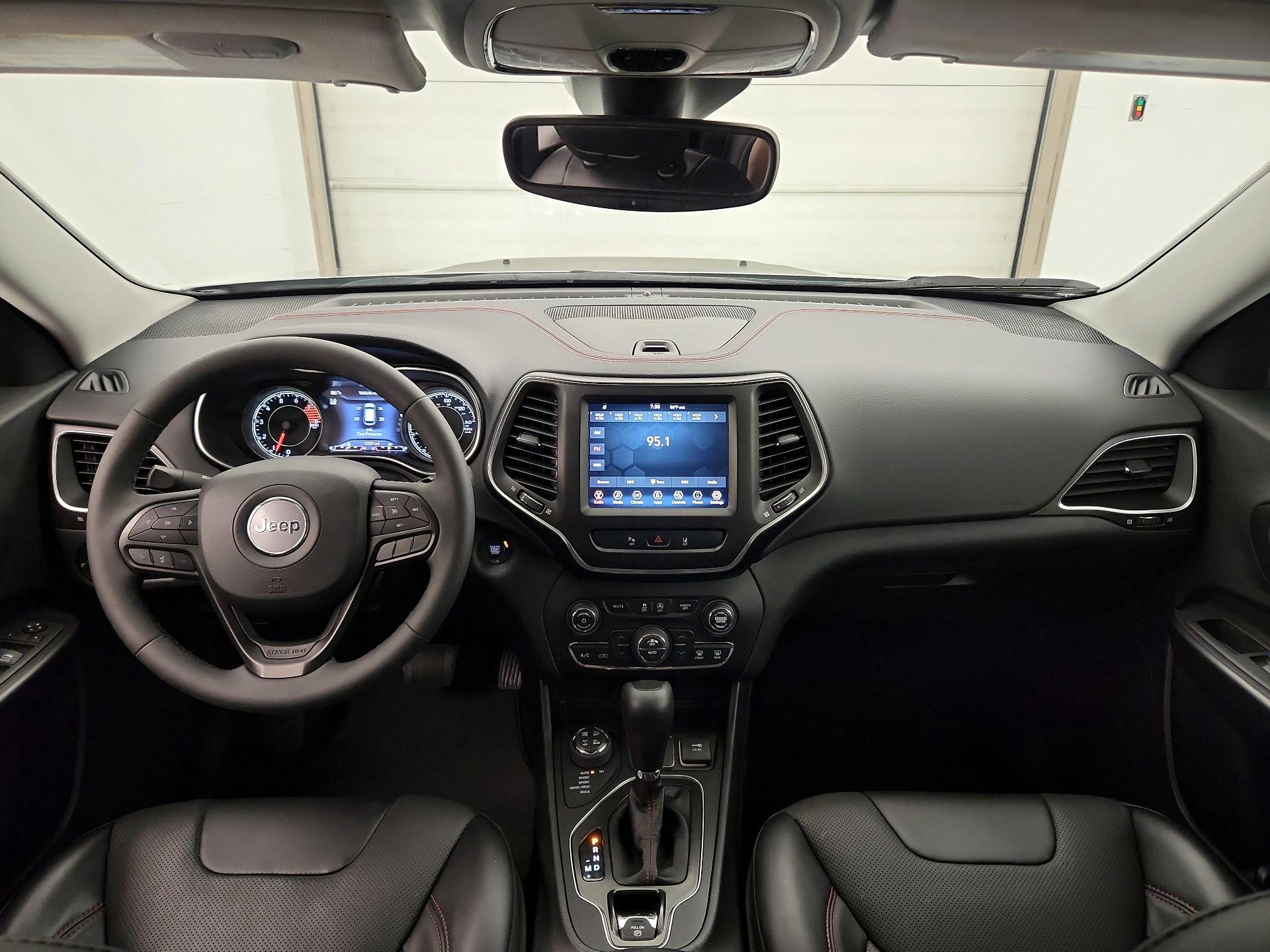 Thumbnail: 2021 Jeep Cherokee - 9