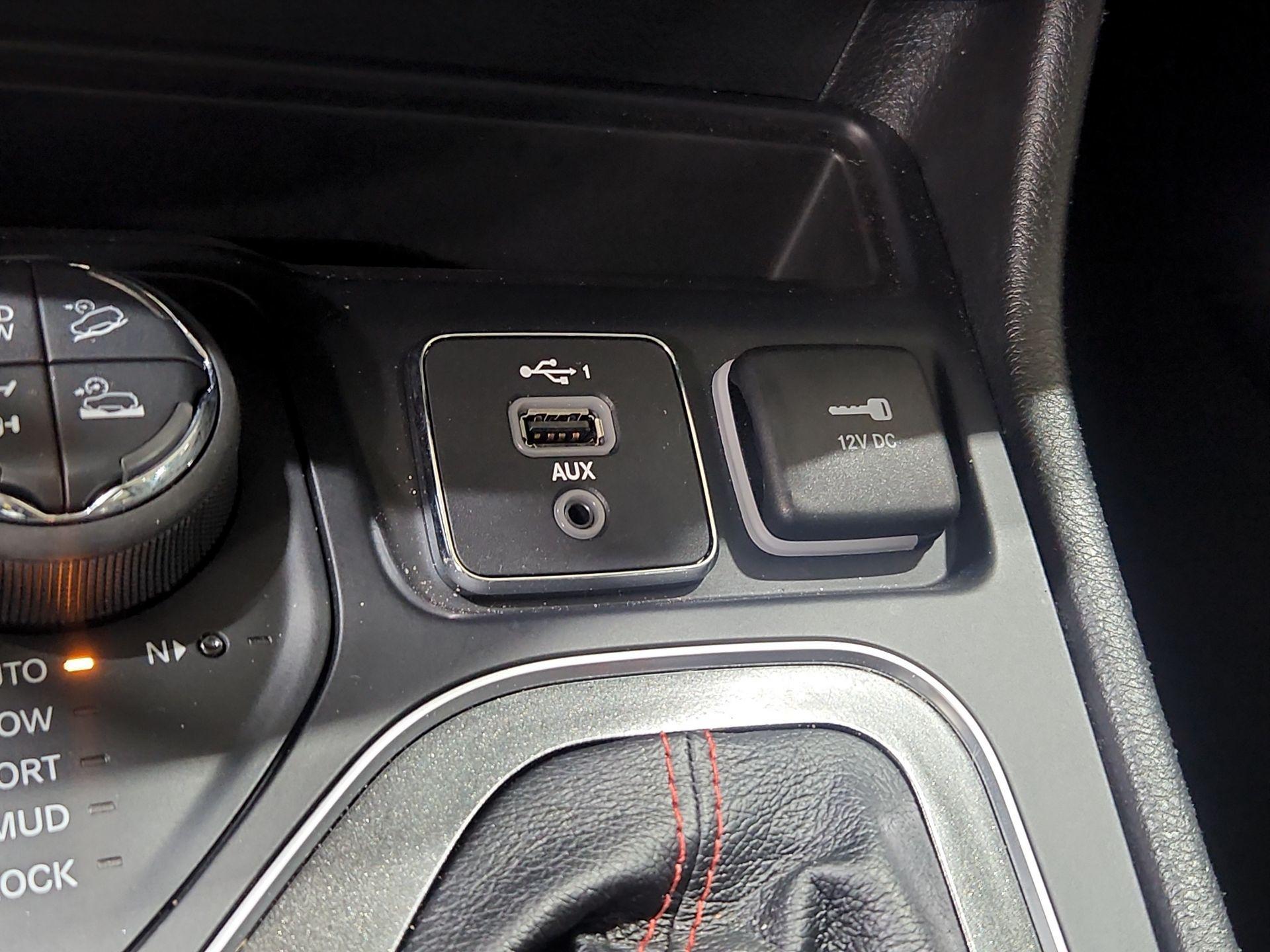 Thumbnail: 2021 Jeep Cherokee - 18