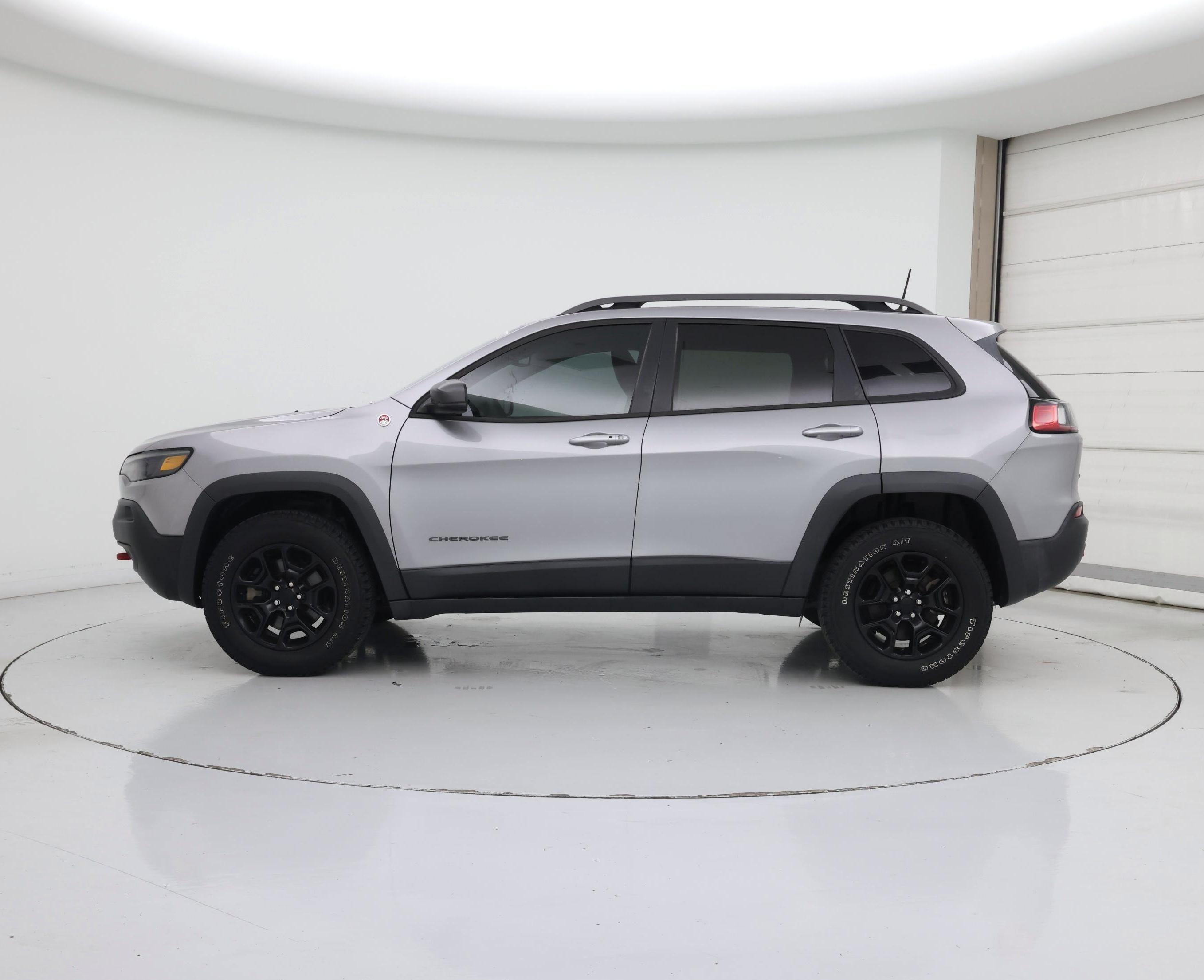 Thumbnail: 2021 Jeep Cherokee - 3
