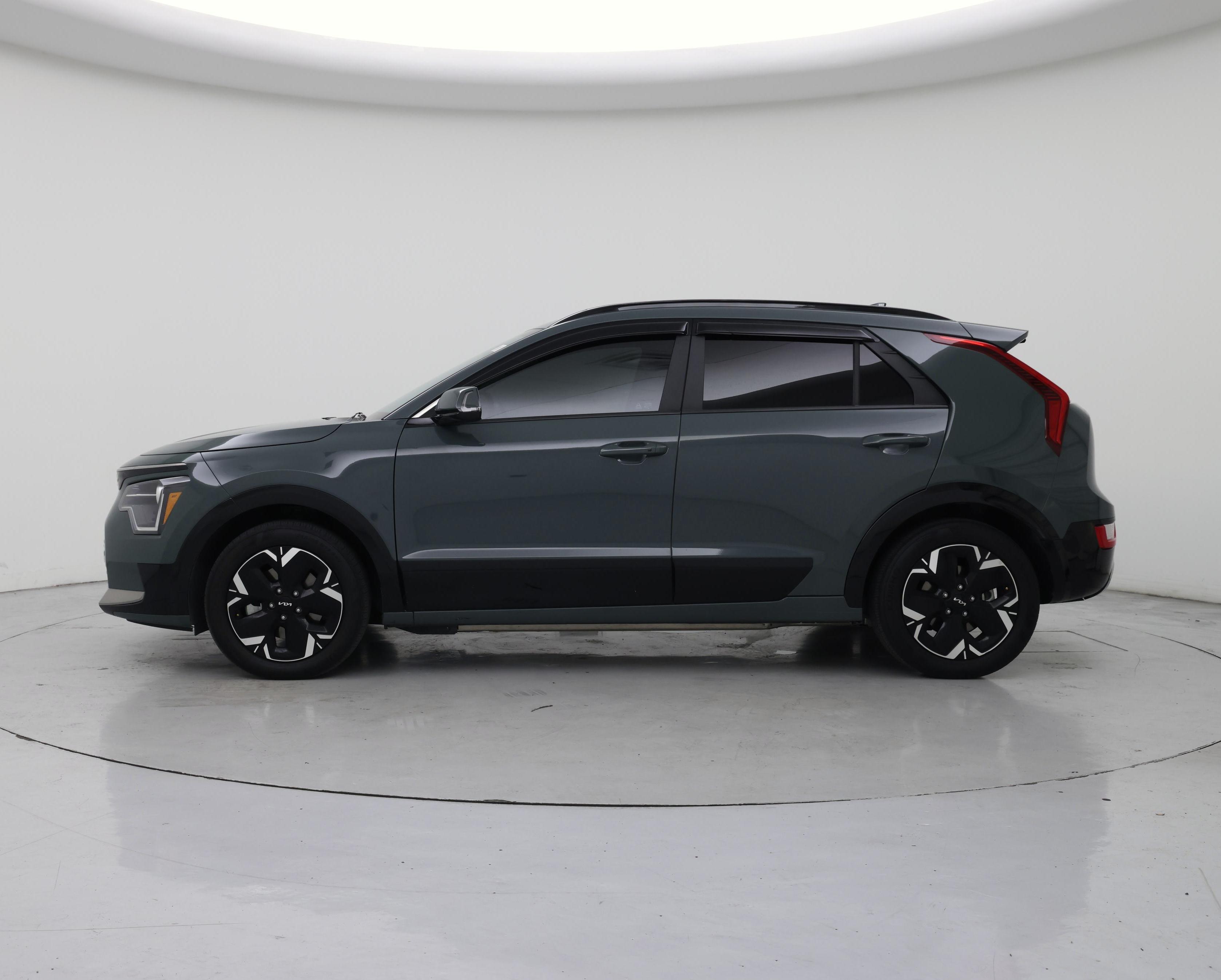 Thumbnail: 2023 Kia Niro - 3