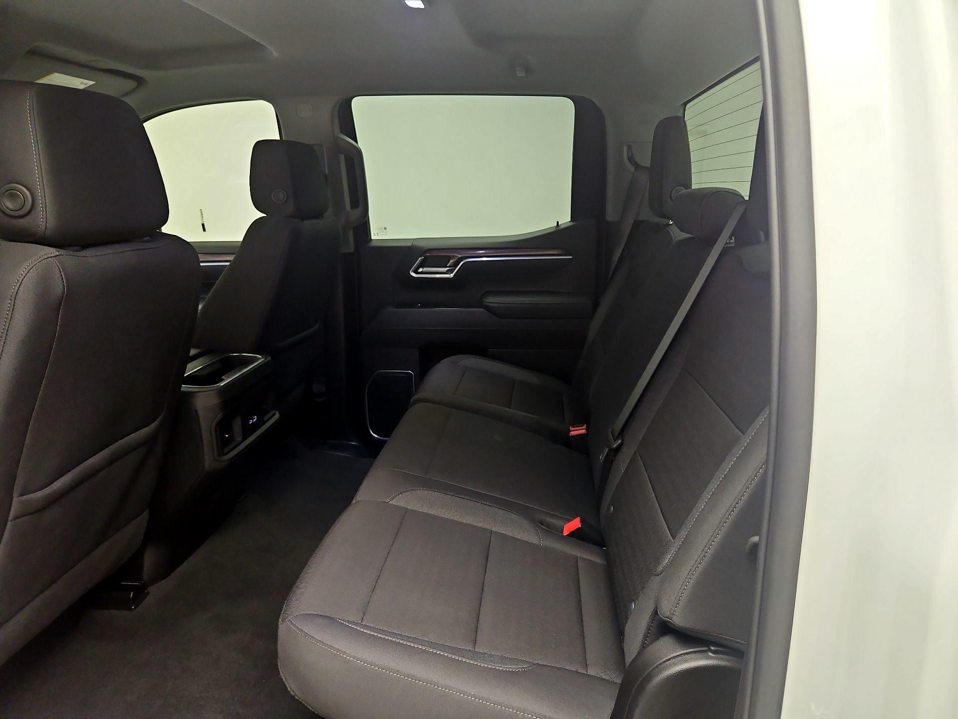 Thumbnail: 2025 Chevrolet Silverado 1500 - 19