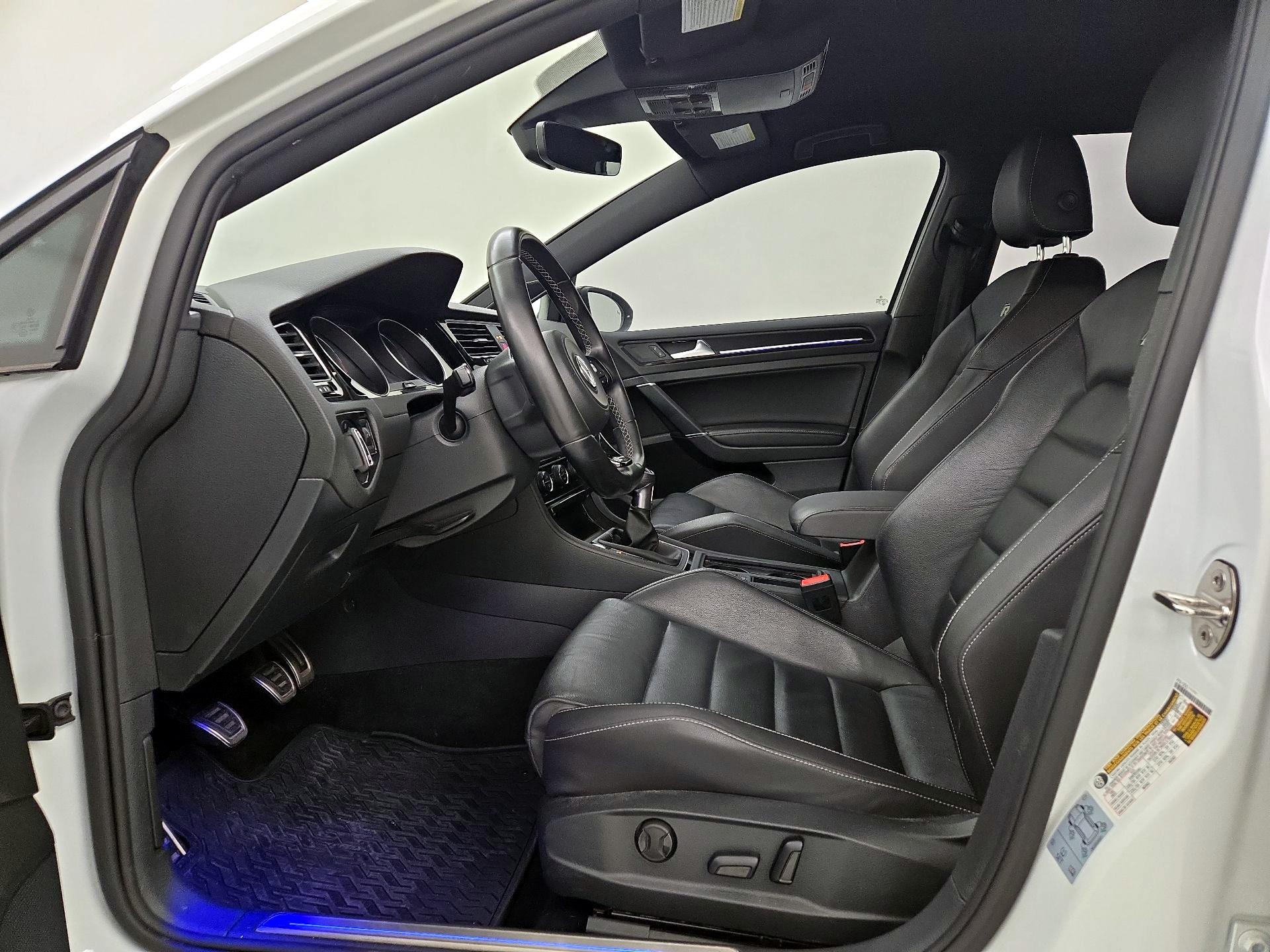 Thumbnail: 2017 Volkswagen Golf - 11