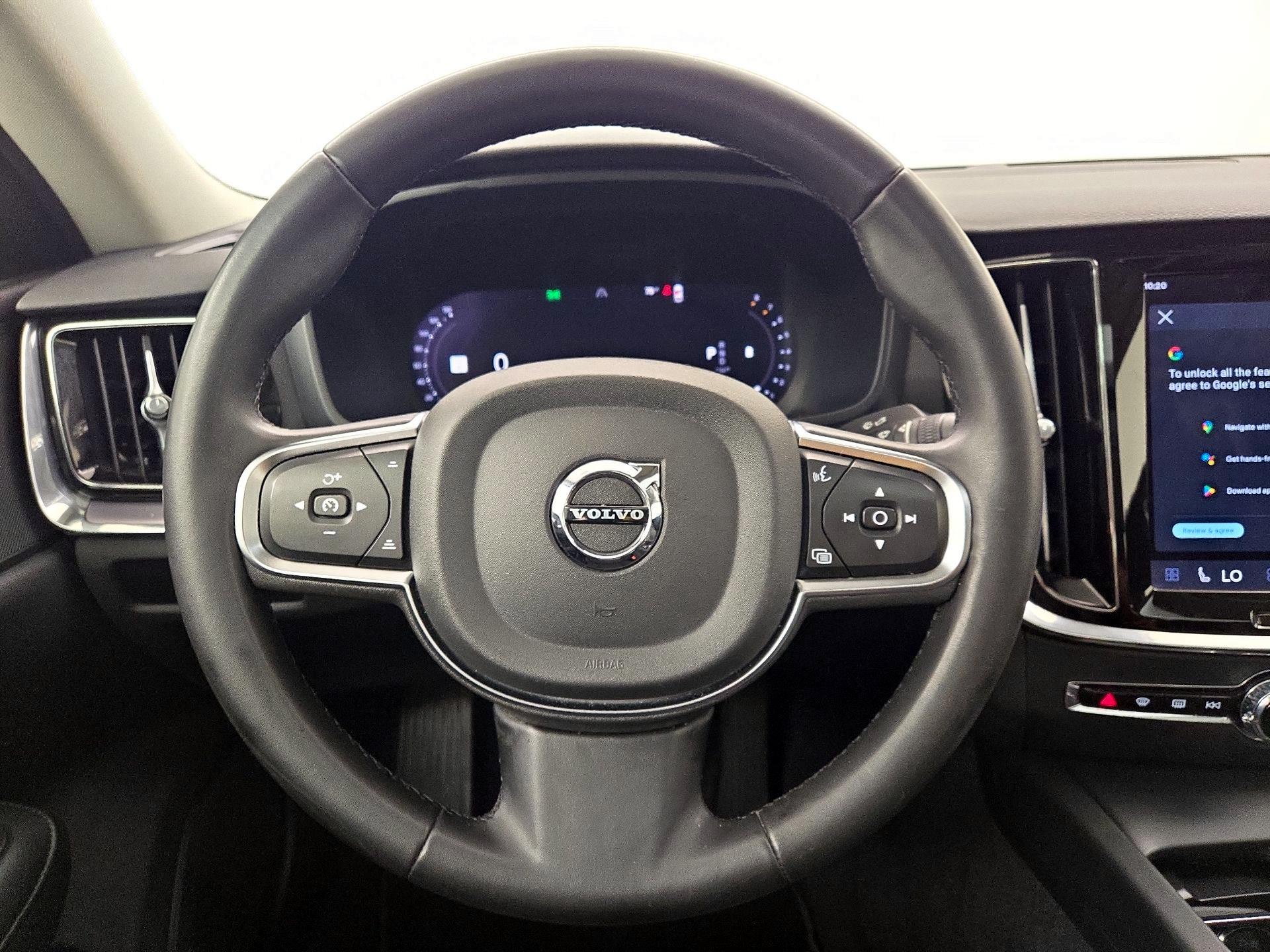 Thumbnail: 2024 Volvo S60 - 10