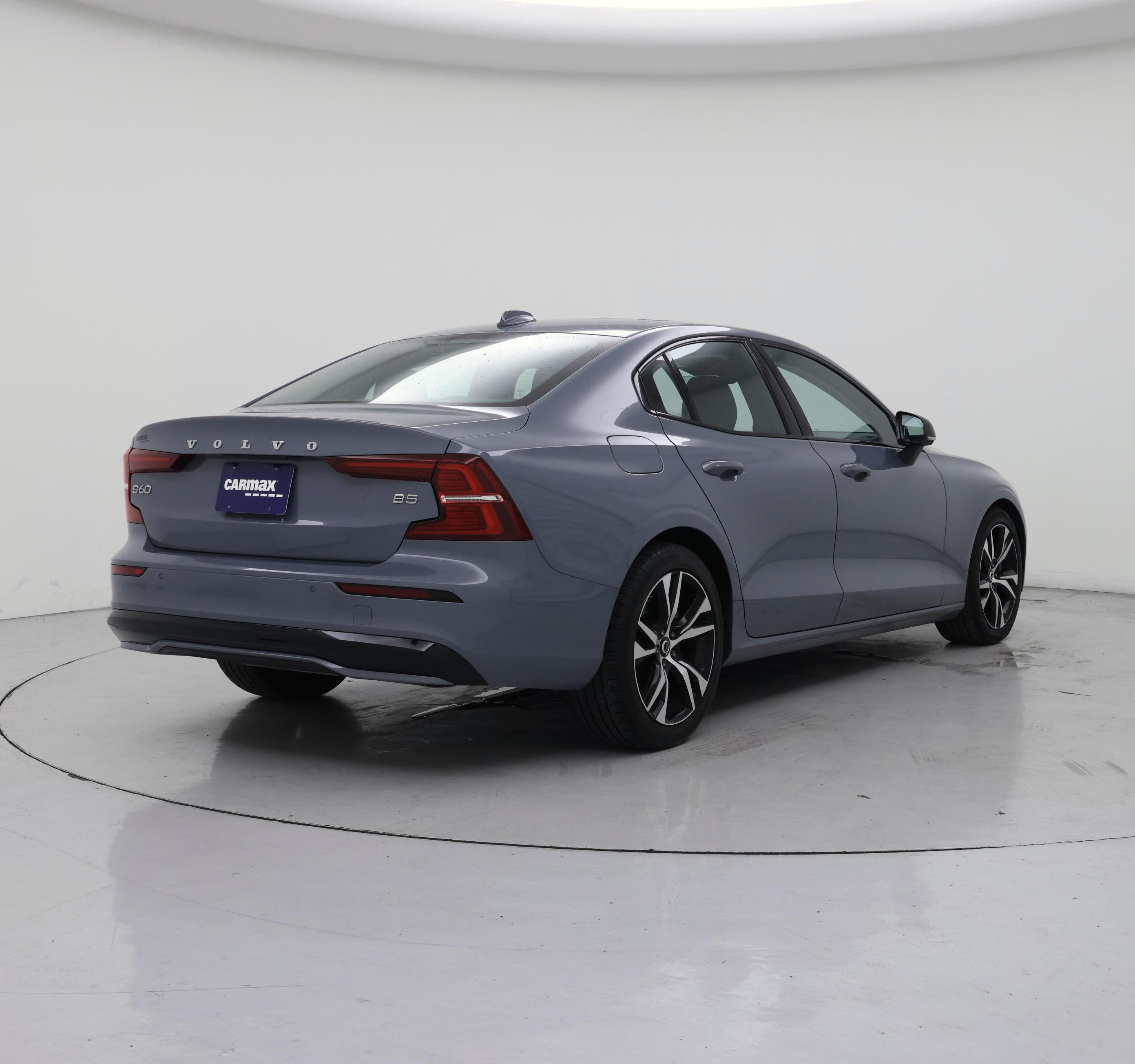 Thumbnail: 2024 Volvo S60 - 8
