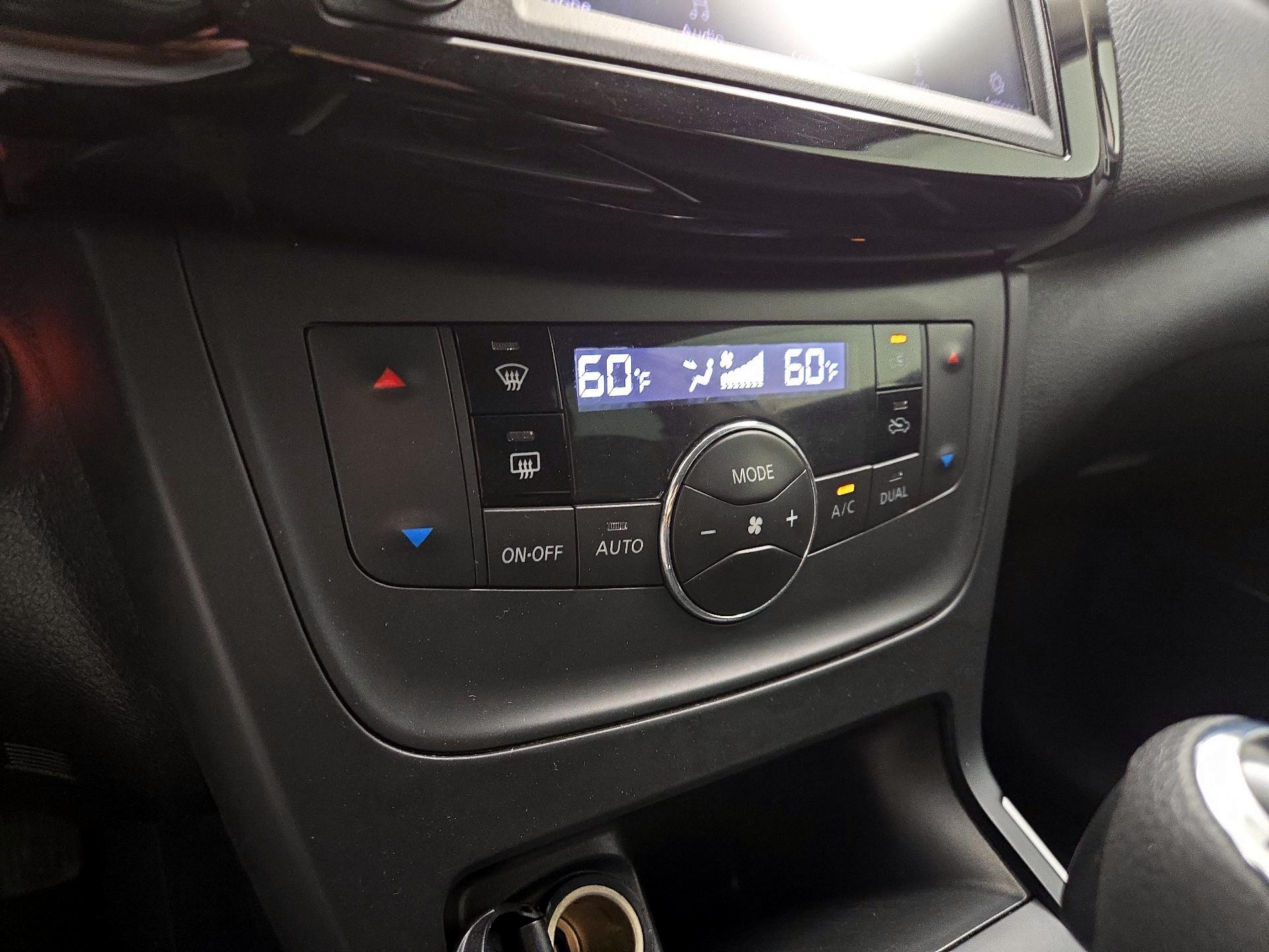 Thumbnail: 2019 Nissan Sentra - 16