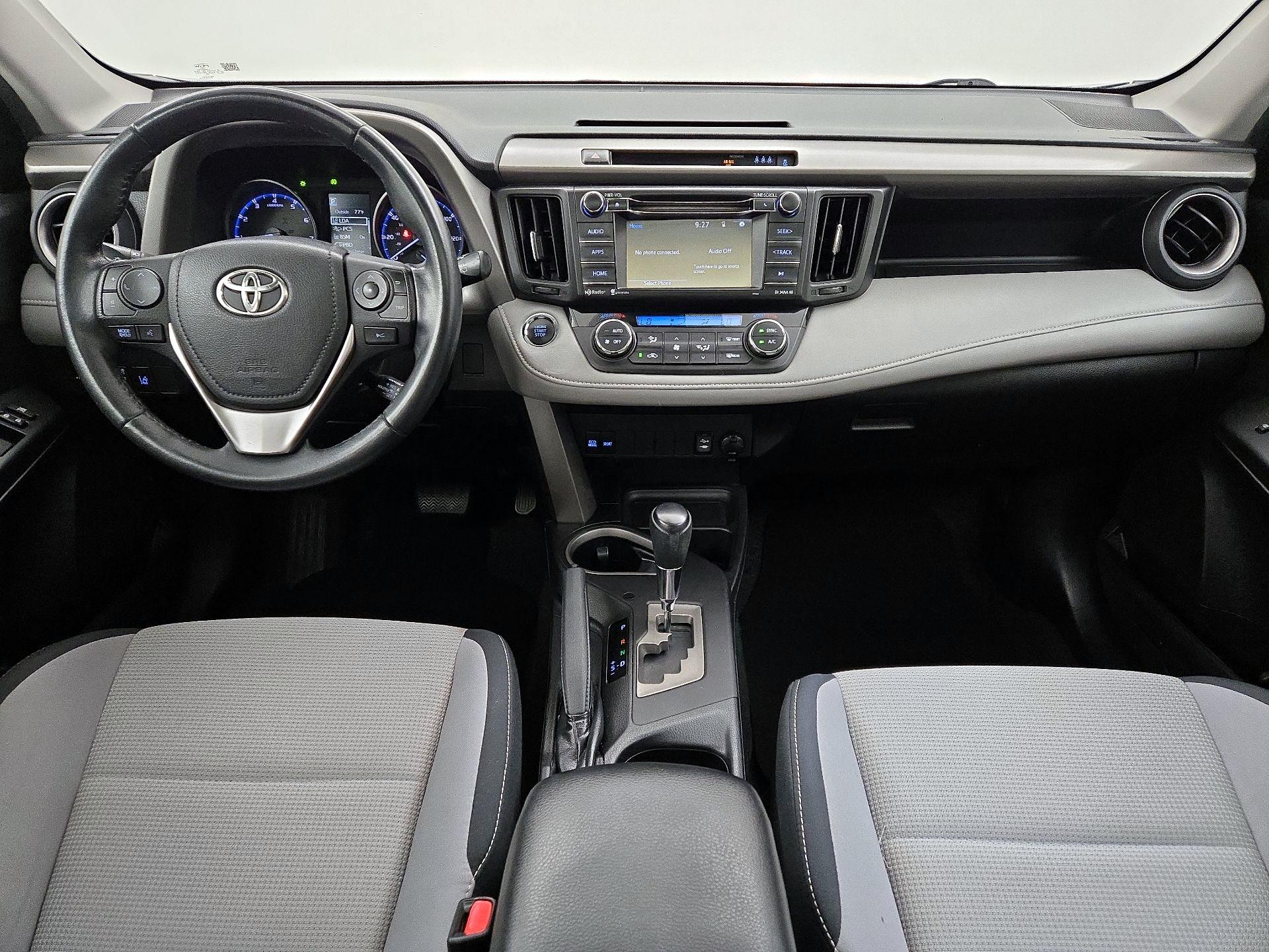 Thumbnail: 2018 Toyota RAV4 - 9