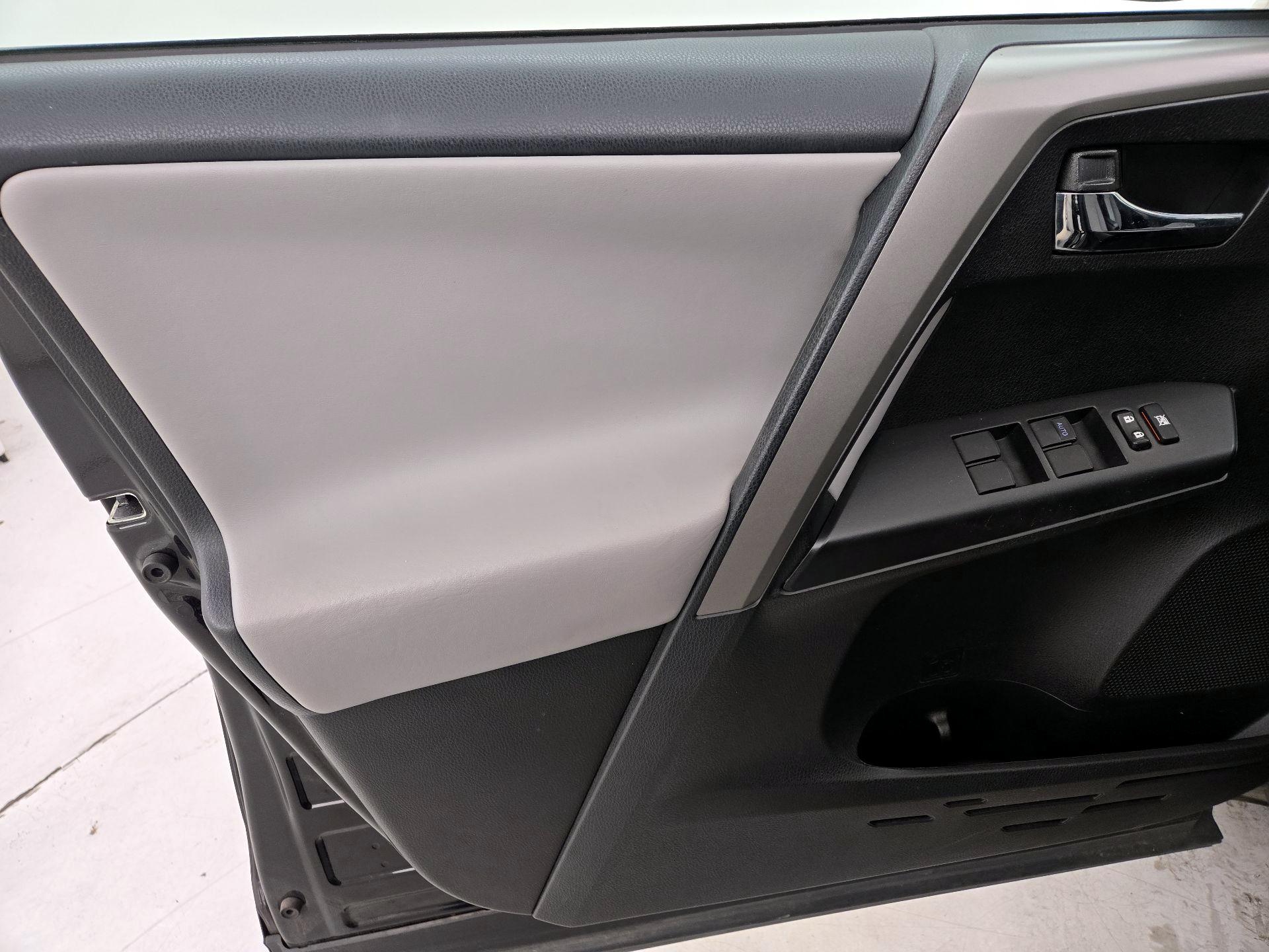 Thumbnail: 2018 Toyota RAV4 - 12