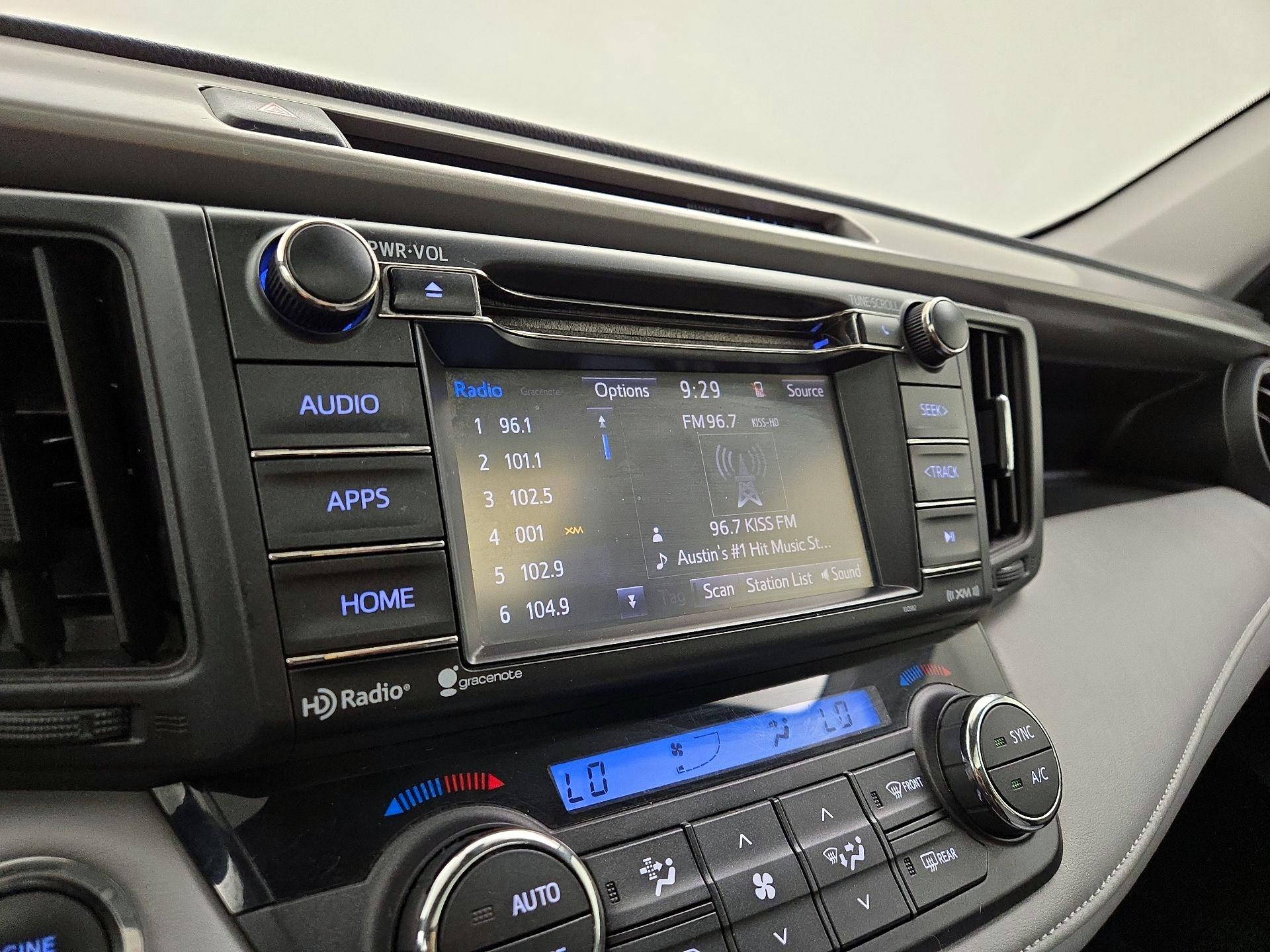 Thumbnail: 2018 Toyota RAV4 - 15