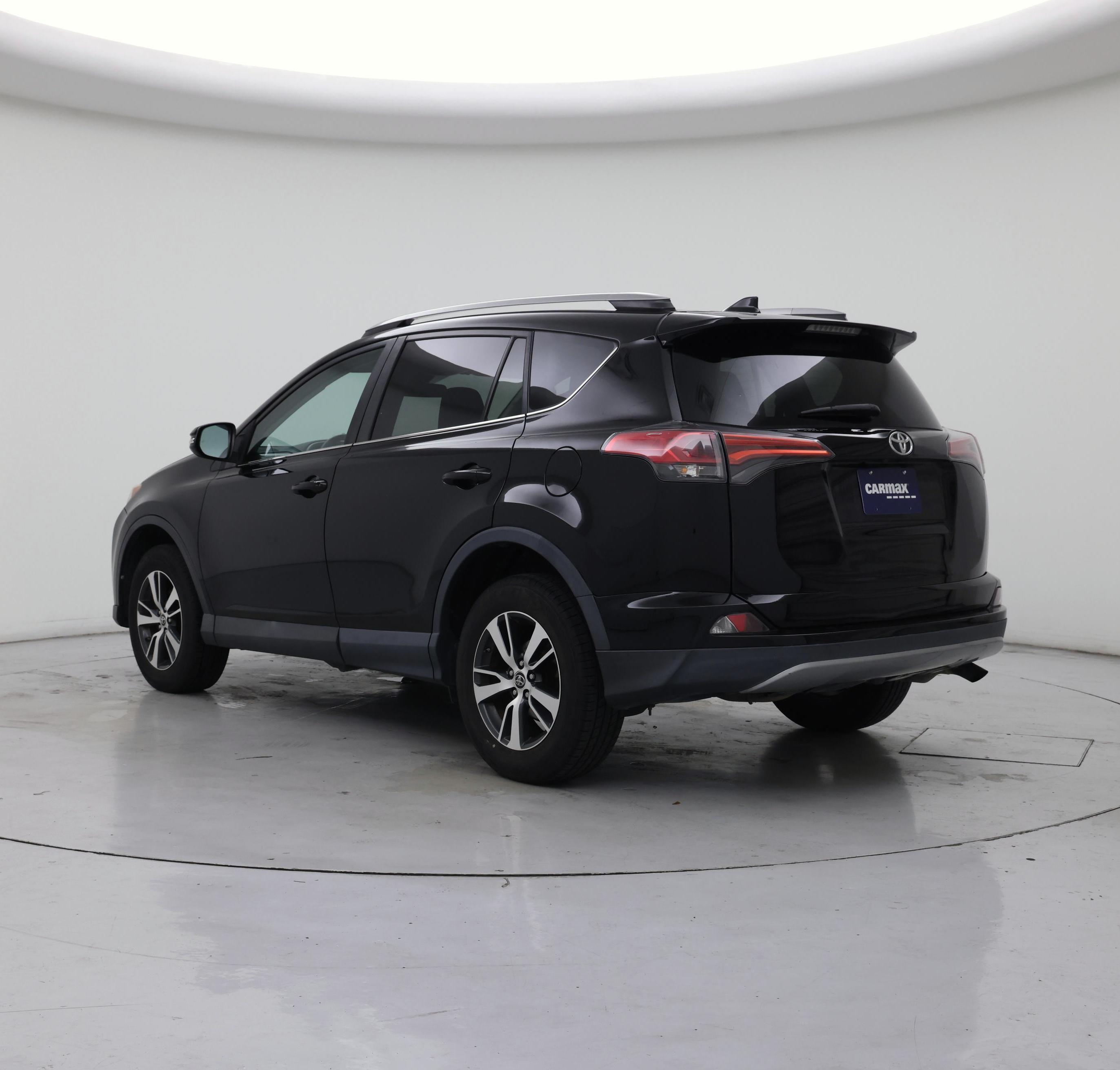 Thumbnail: 2018 Toyota RAV4 - 2