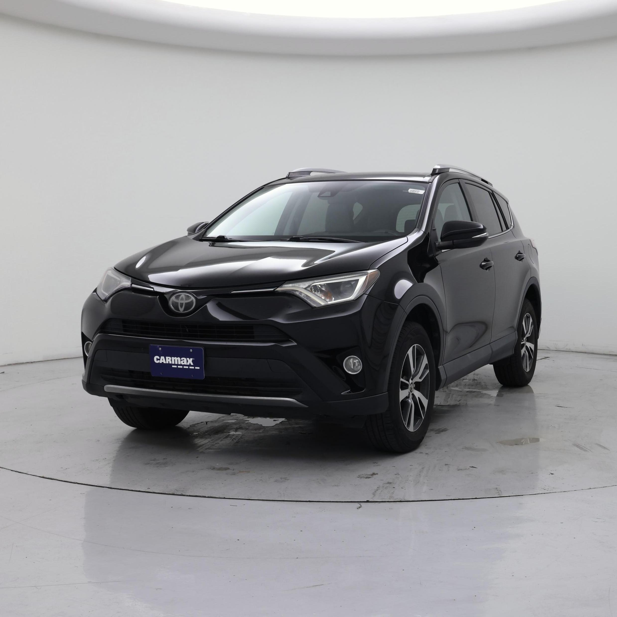 Thumbnail: 2018 Toyota RAV4 - 4