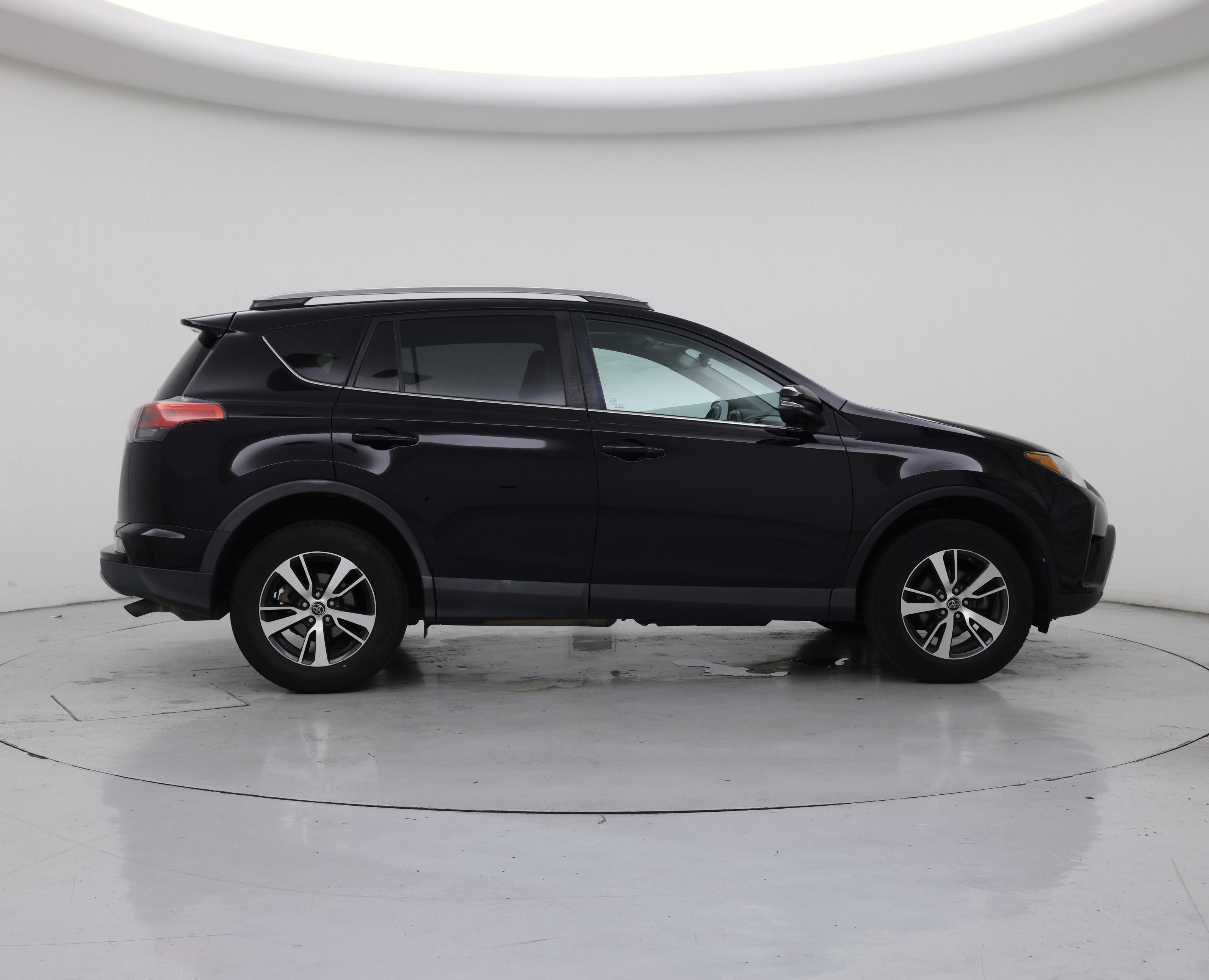 Thumbnail: 2018 Toyota RAV4 - 7