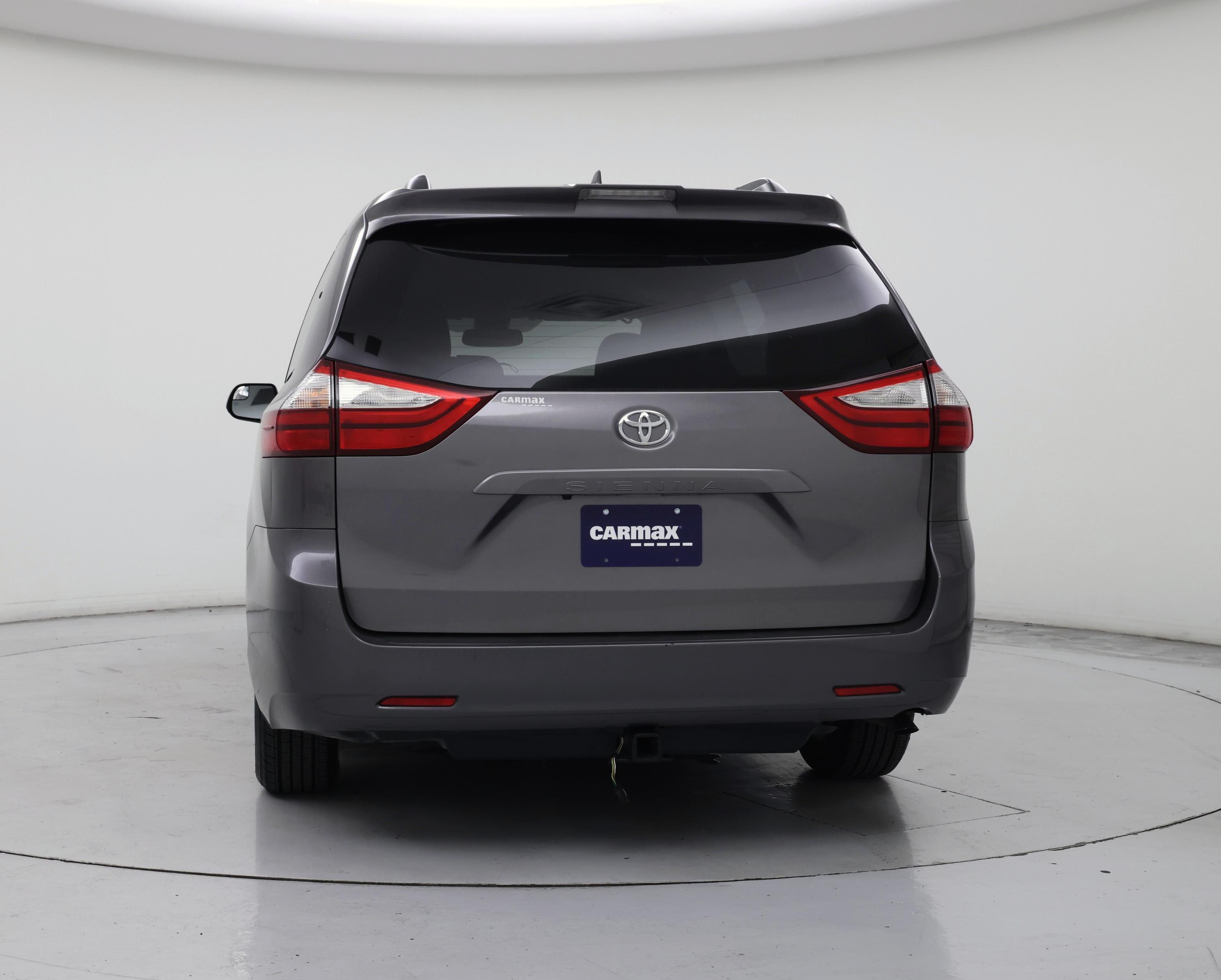 Thumbnail: 2018 Toyota Sienna - 6