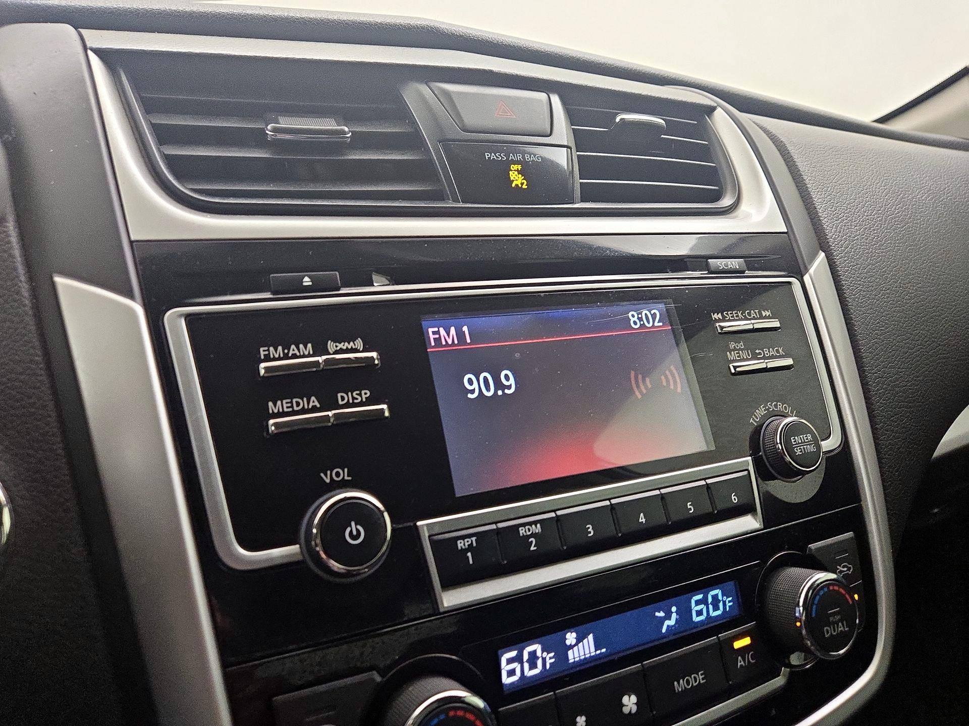Thumbnail: 2018 Nissan Altima - 15