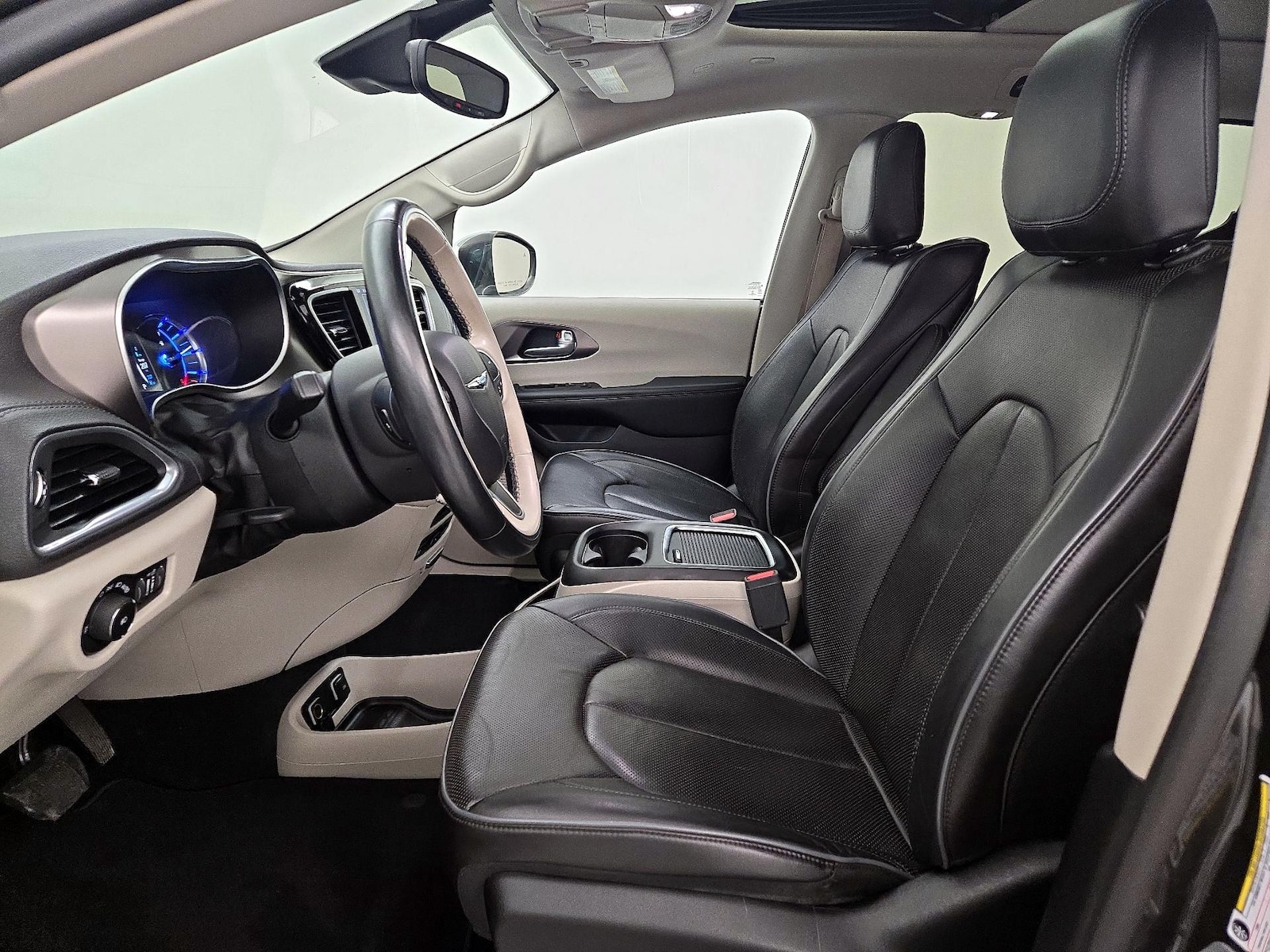 2018 Chrysler Pacifica Hybrid Limited - Photo 12