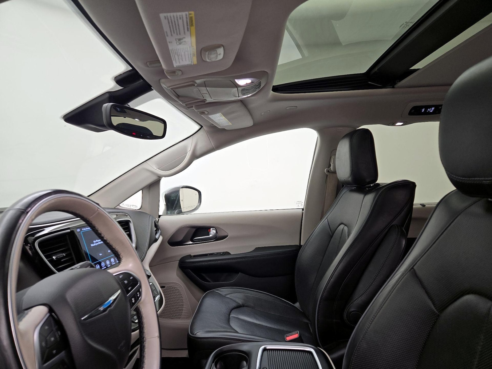2018 Chrysler Pacifica Hybrid Limited - Photo 21
