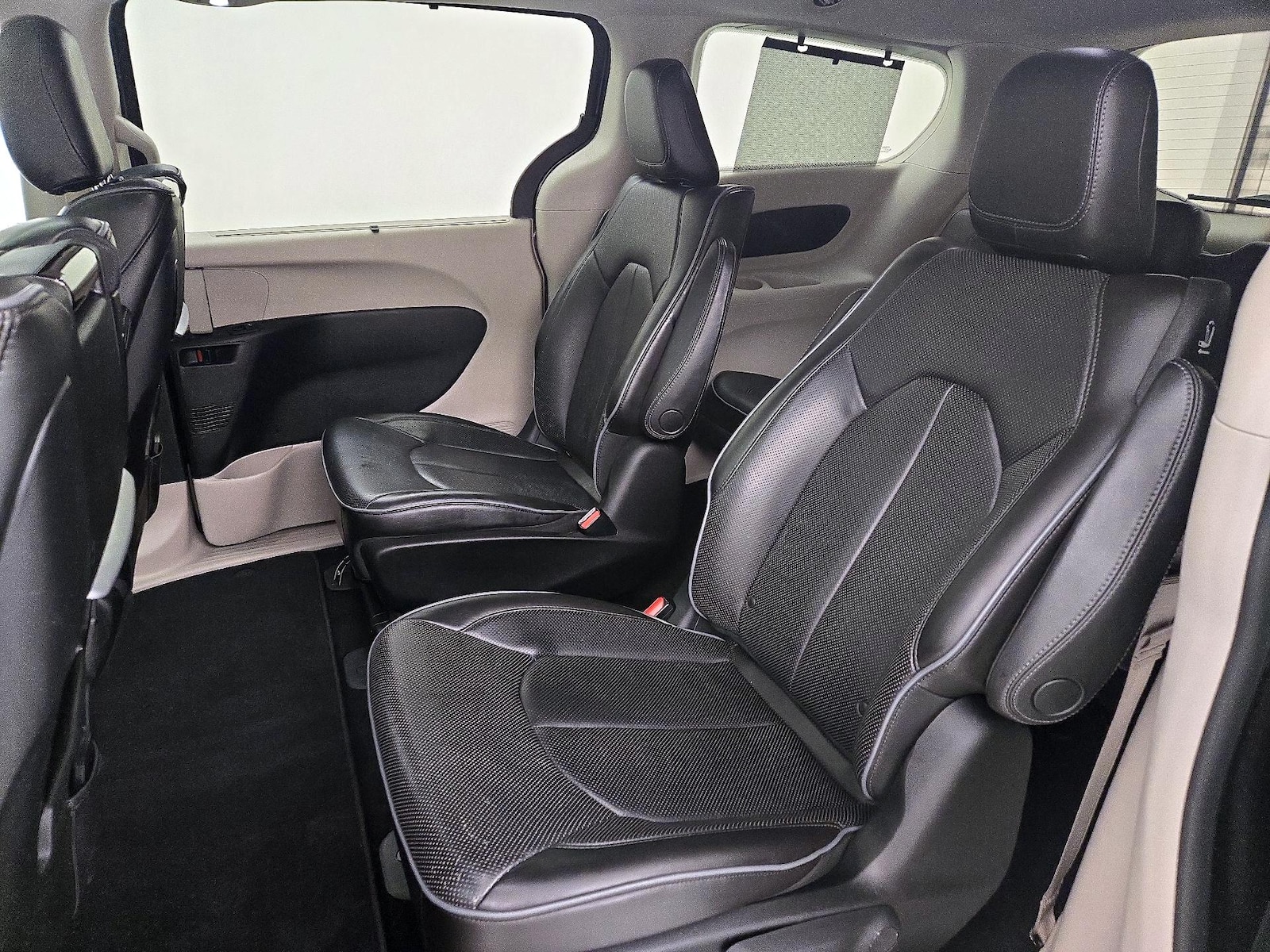 2018 Chrysler Pacifica Hybrid Limited - Photo 22