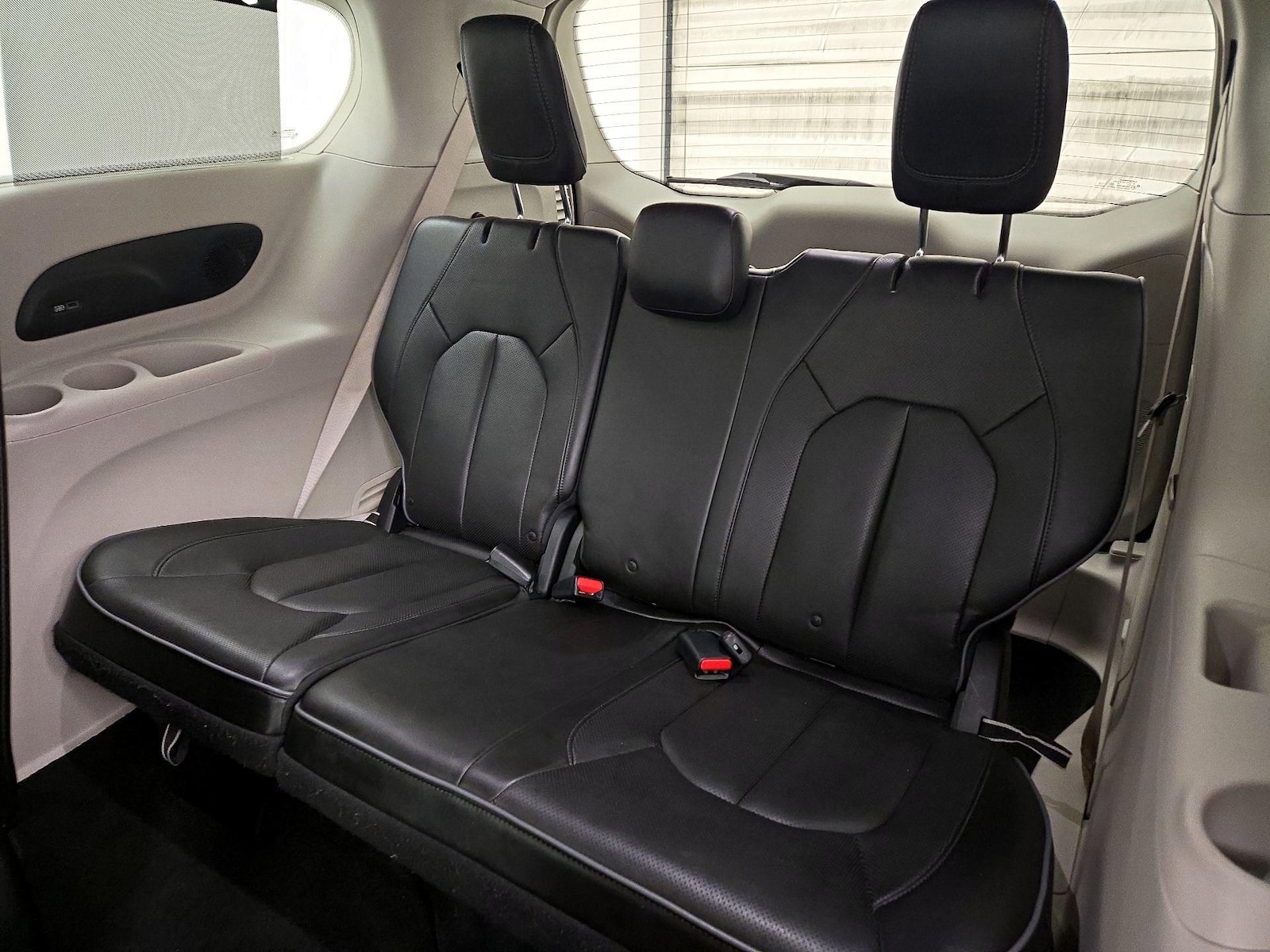 2018 Chrysler Pacifica Hybrid Limited - Photo 23