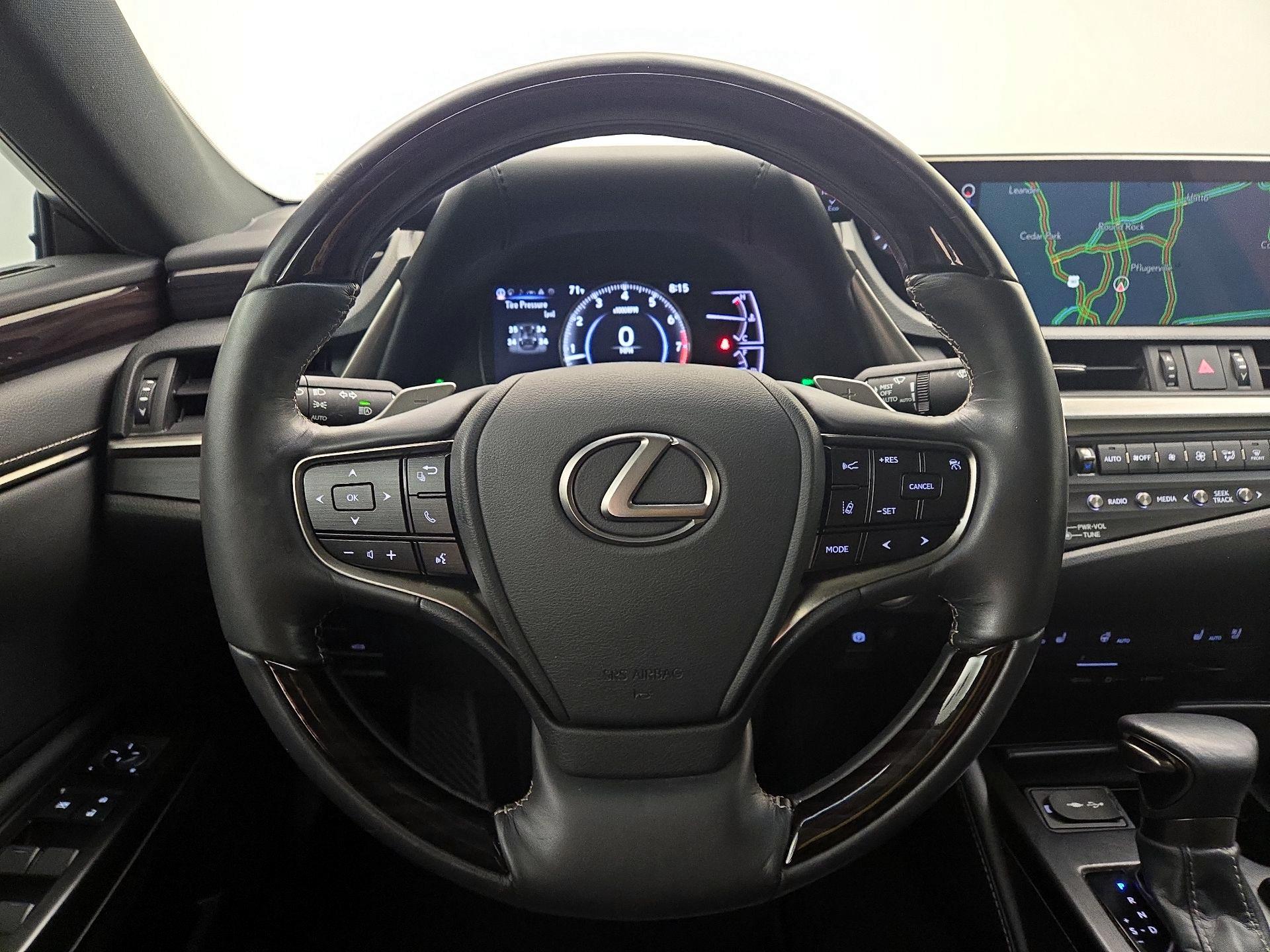 Thumbnail: 2019 Lexus ES - 10