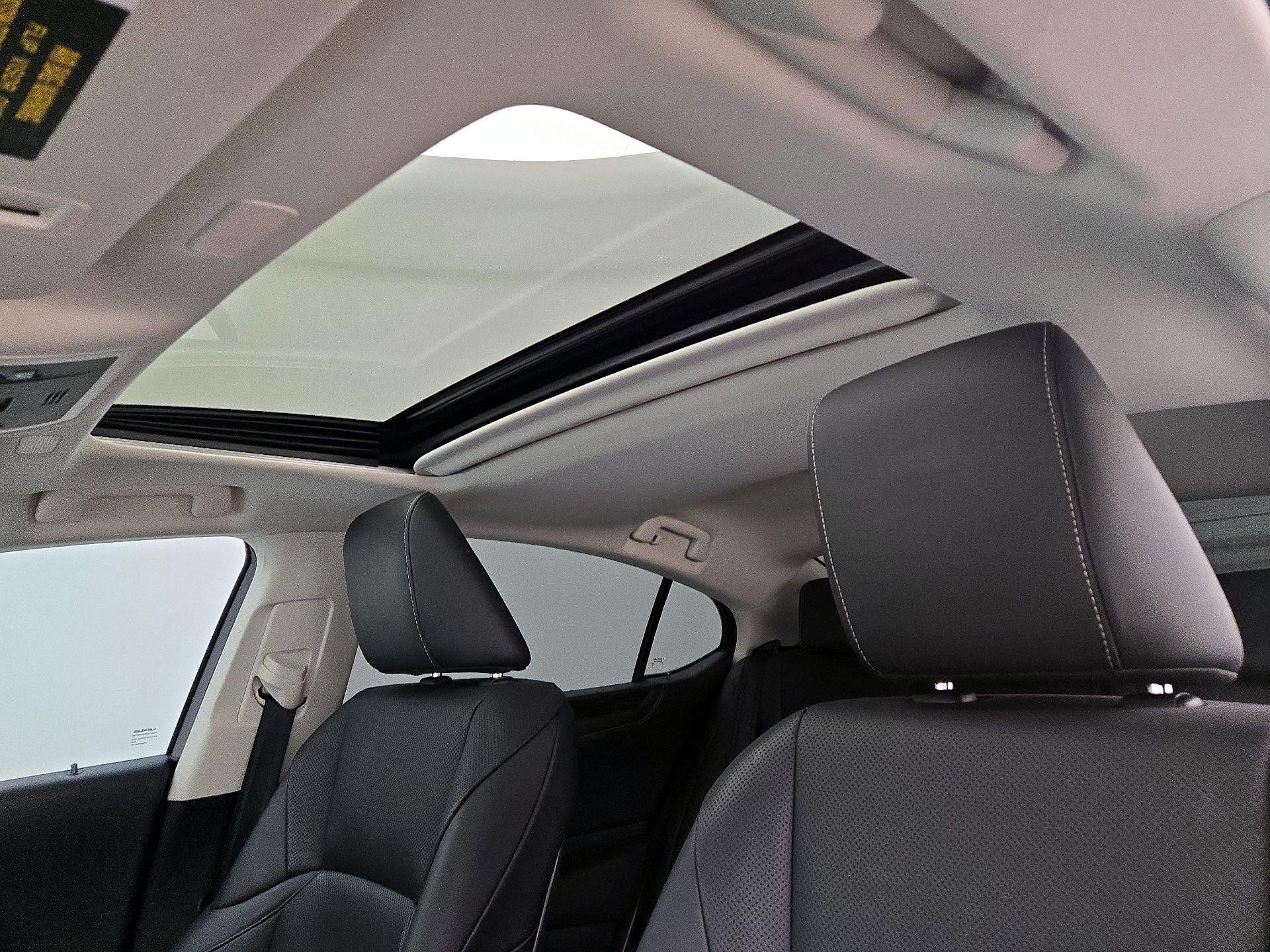 Thumbnail: 2019 Lexus ES - 20