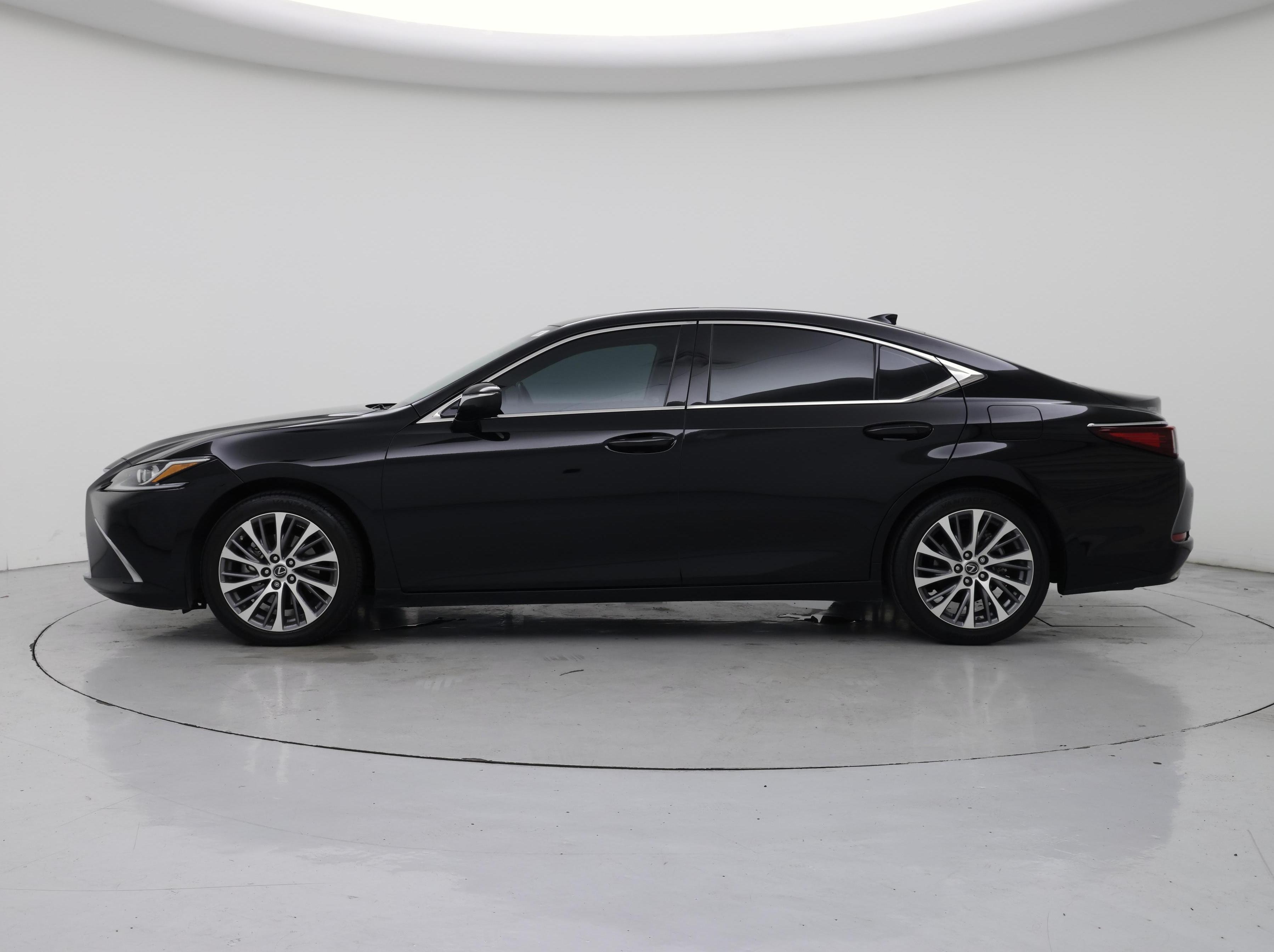 Thumbnail: 2019 Lexus ES - 3