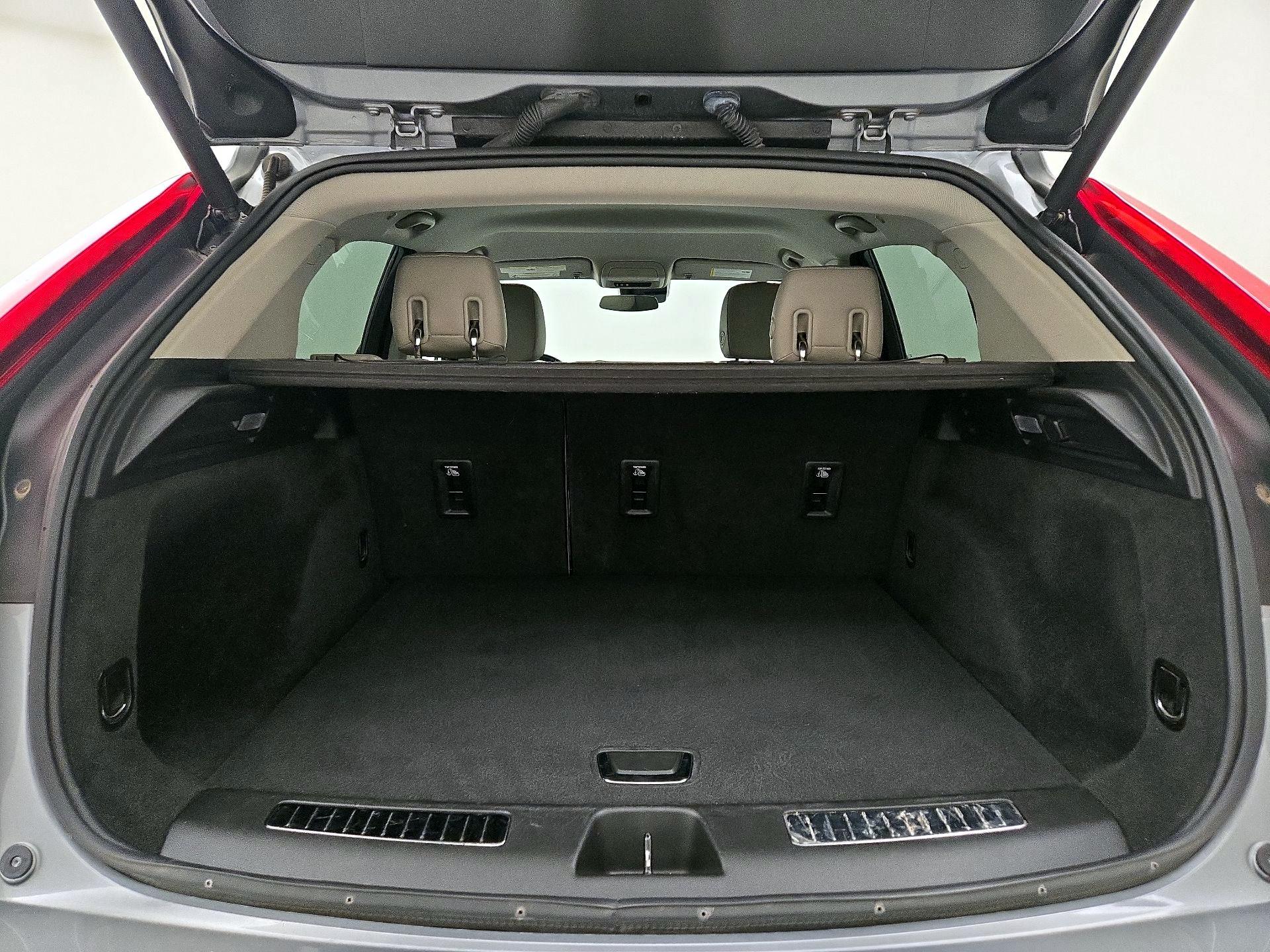Thumbnail: 2023 Cadillac XT4 - 20